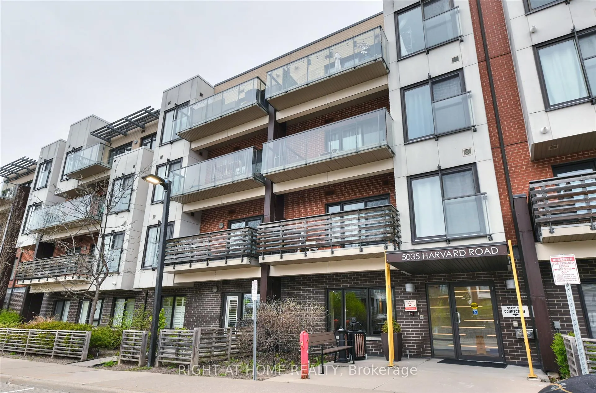Photo 1 of Unit 101, 5035 Harvard Road, Mississauga, Churchill Meadows — HOMEH