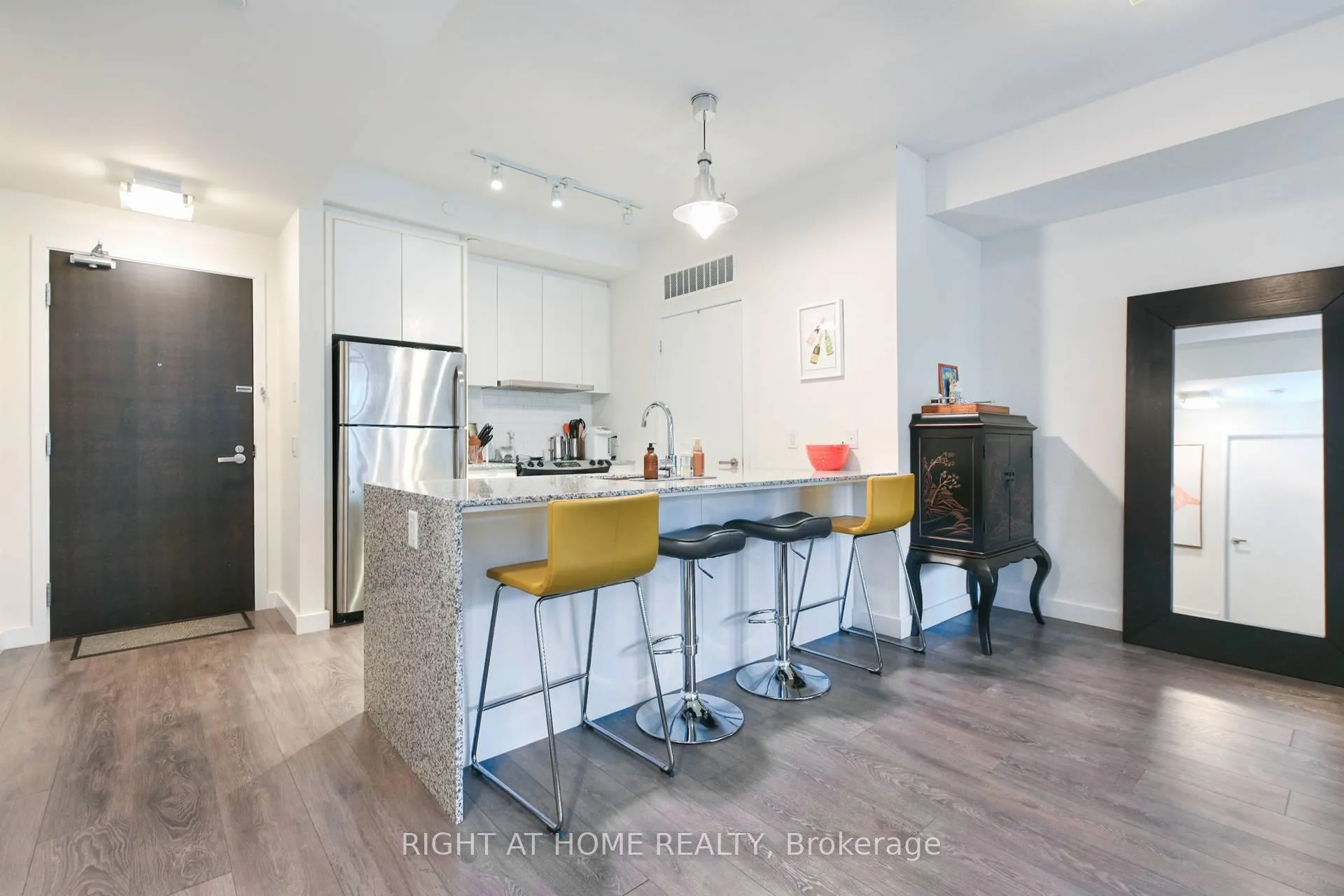 Photo 6 of Unit 101, 5035 Harvard Road, Mississauga, Churchill Meadows — HOMEH