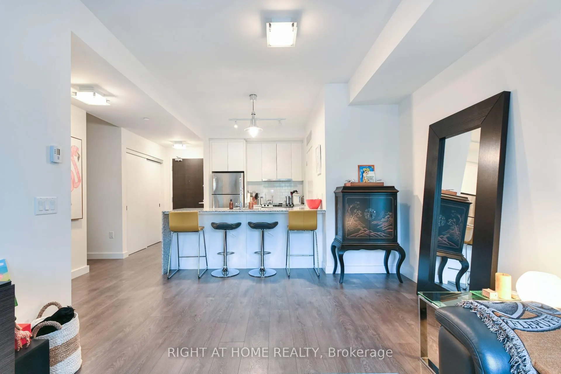 Photo 8 of Unit 101, 5035 Harvard Road, Mississauga, Churchill Meadows — HOMEH