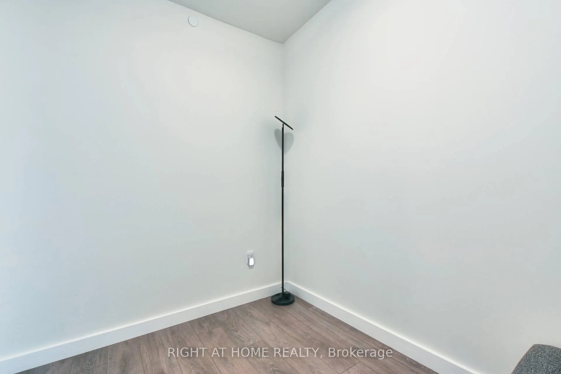 Photo 10 of Unit 101, 5035 Harvard Road, Mississauga, Churchill Meadows — HOMEH