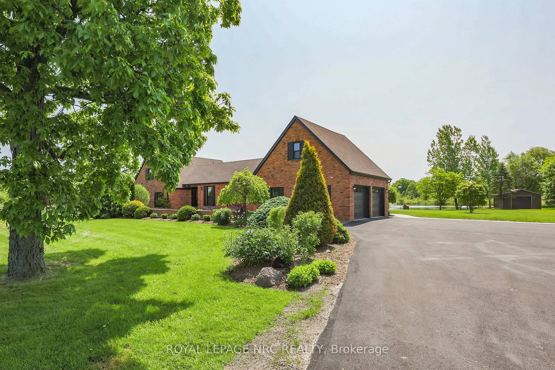 Photo 5 of 2021 Victoria Avenue, Pelham, North Pelham — HOMEH
