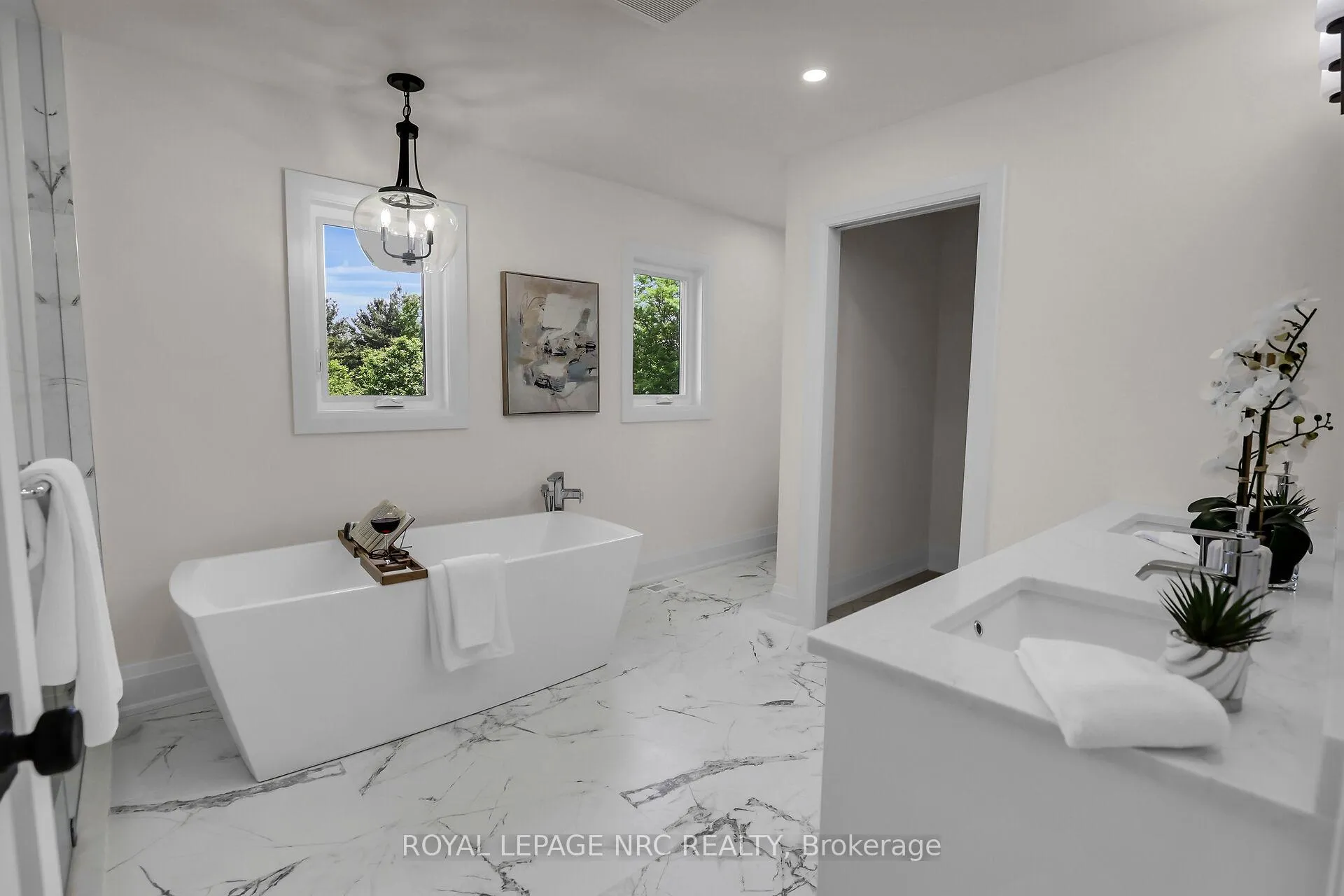 Photo 20 of 2021 Victoria Avenue, Pelham, North Pelham — HOMEH