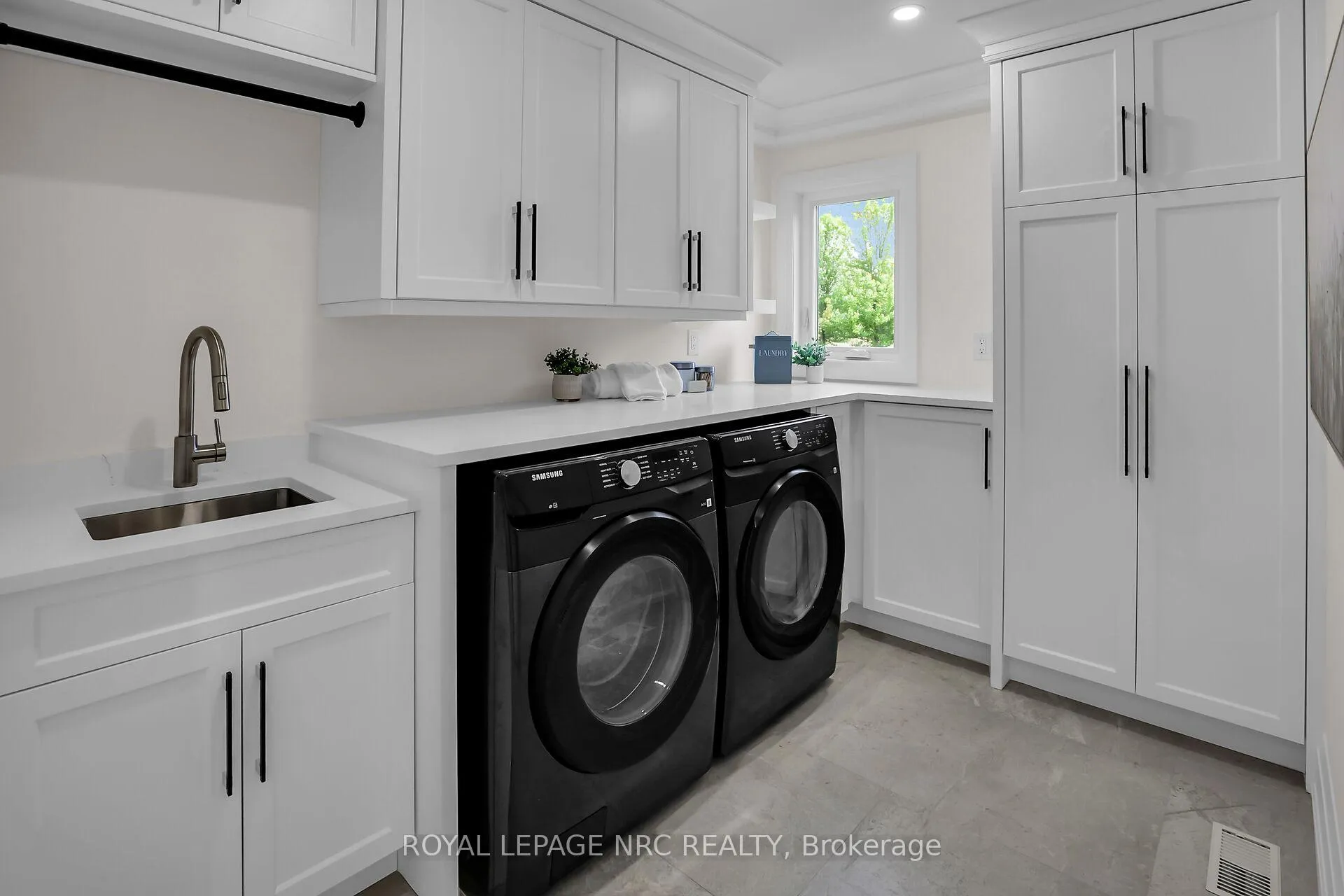 Photo 23 of 2021 Victoria Avenue, Pelham, North Pelham — HOMEH