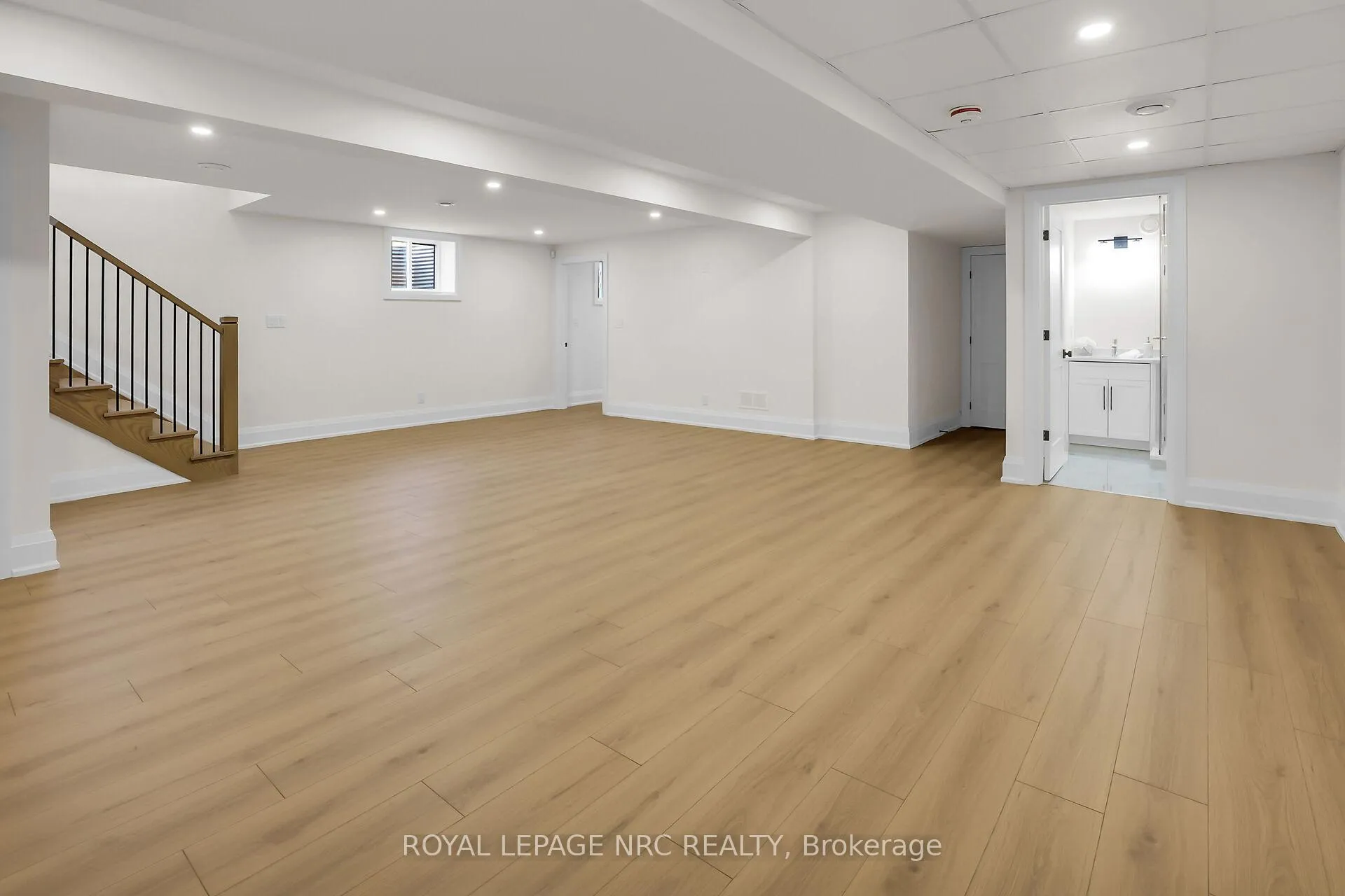 Photo 27 of 2021 Victoria Avenue, Pelham, North Pelham — HOMEH