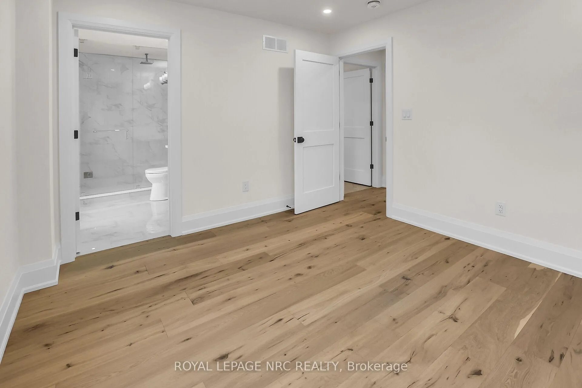 Photo 28 of 2021 Victoria Avenue, Pelham, North Pelham — HOMEH