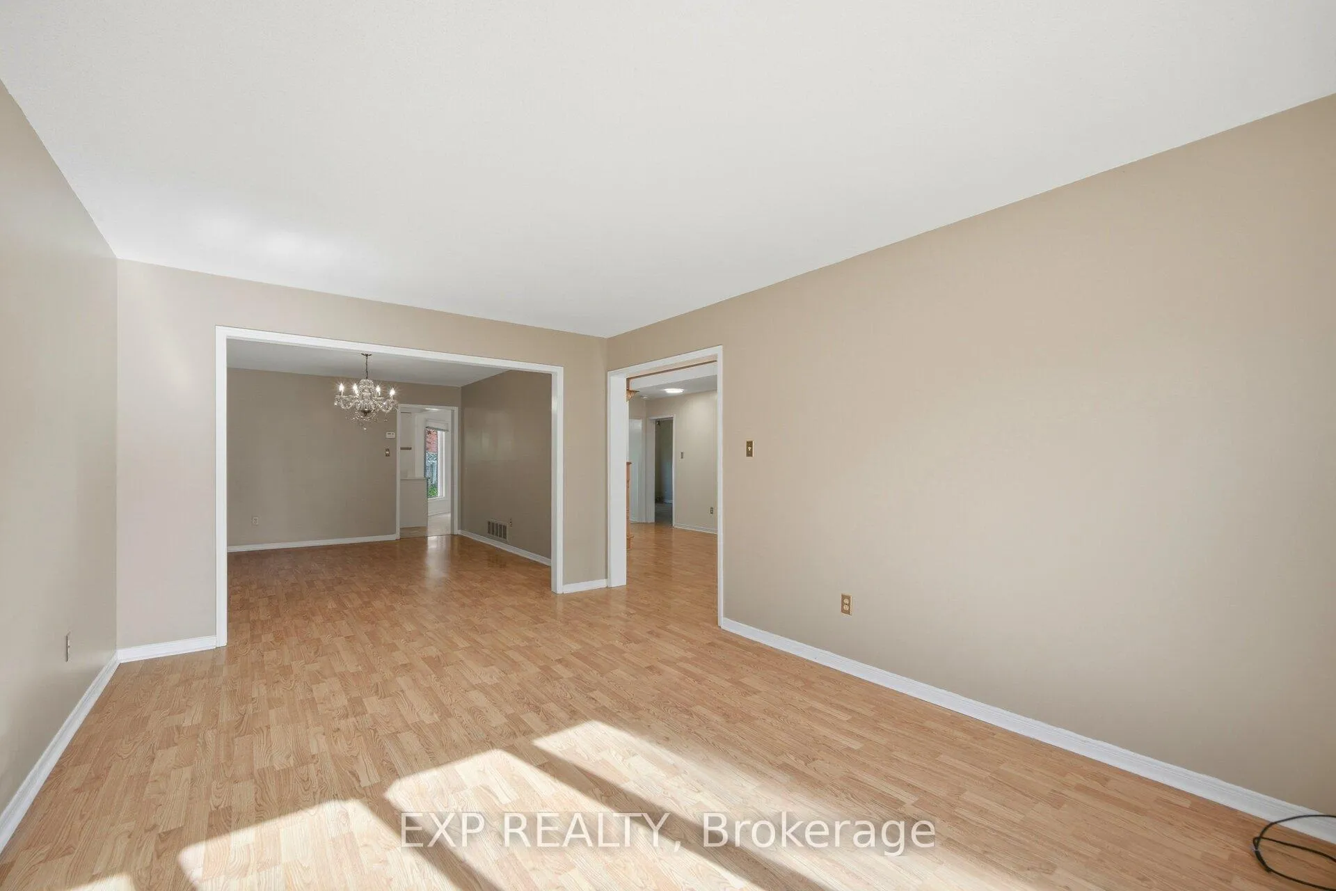 Photo 4 of 1938 Kempton Park Drive, Mississauga, Central Erin Mills — HOMEH