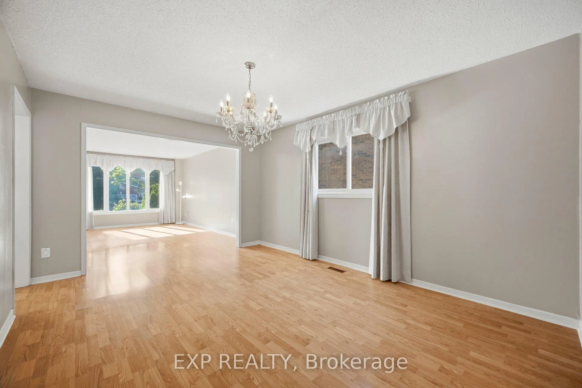 Photo 6 of 1938 Kempton Park Drive, Mississauga, Central Erin Mills — HOMEH