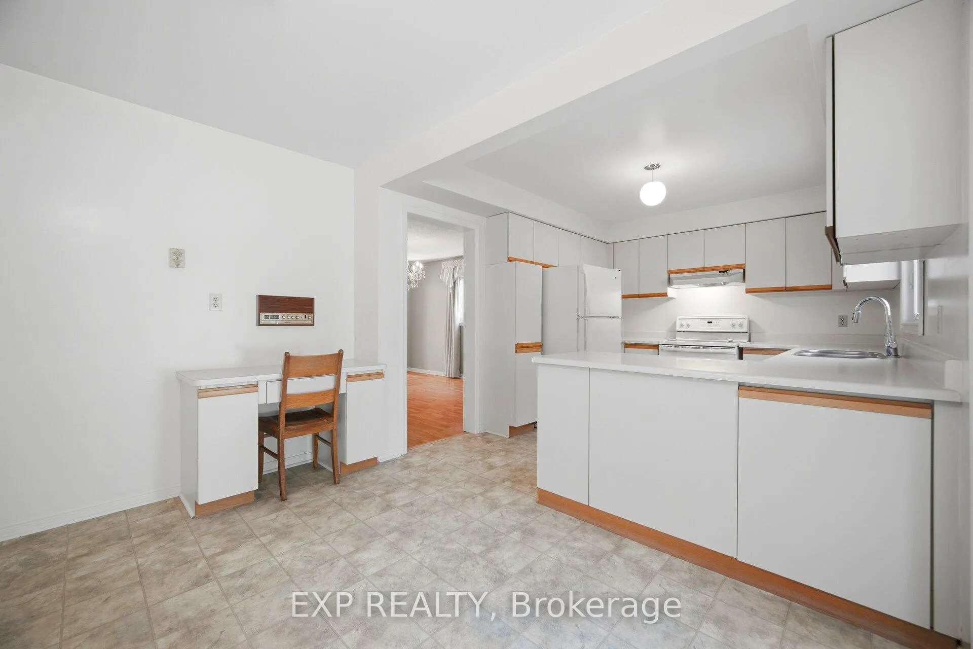 Photo 7 of 1938 Kempton Park Drive, Mississauga, Central Erin Mills — HOMEH