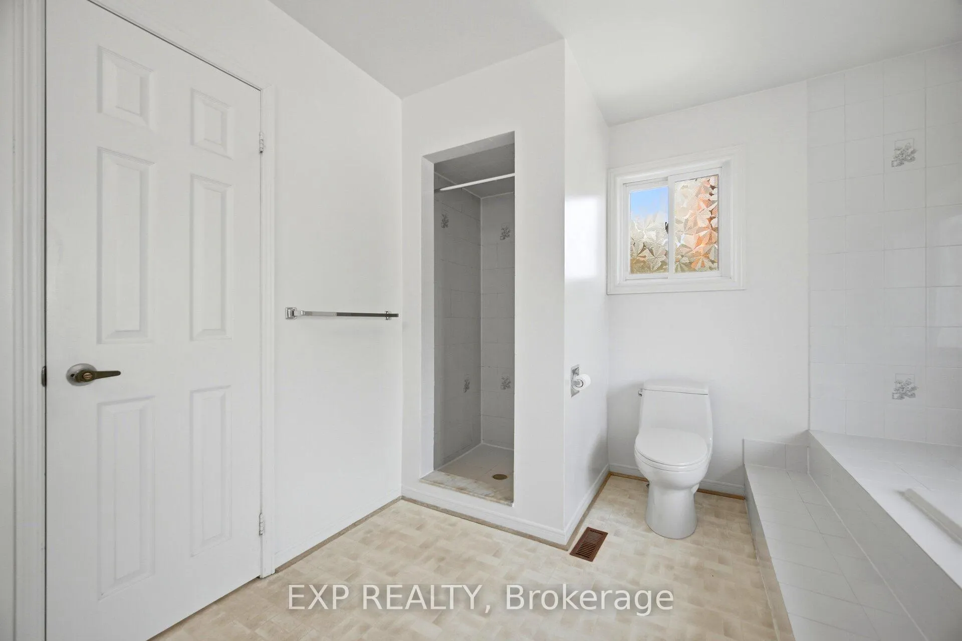 Photo 23 of 1938 Kempton Park Drive, Mississauga, Central Erin Mills — HOMEH