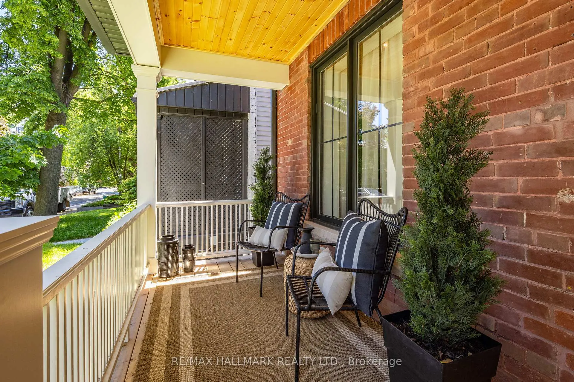 Photo 2 of 32 Howland Road, Toronto, North Riverdale — HOMEH