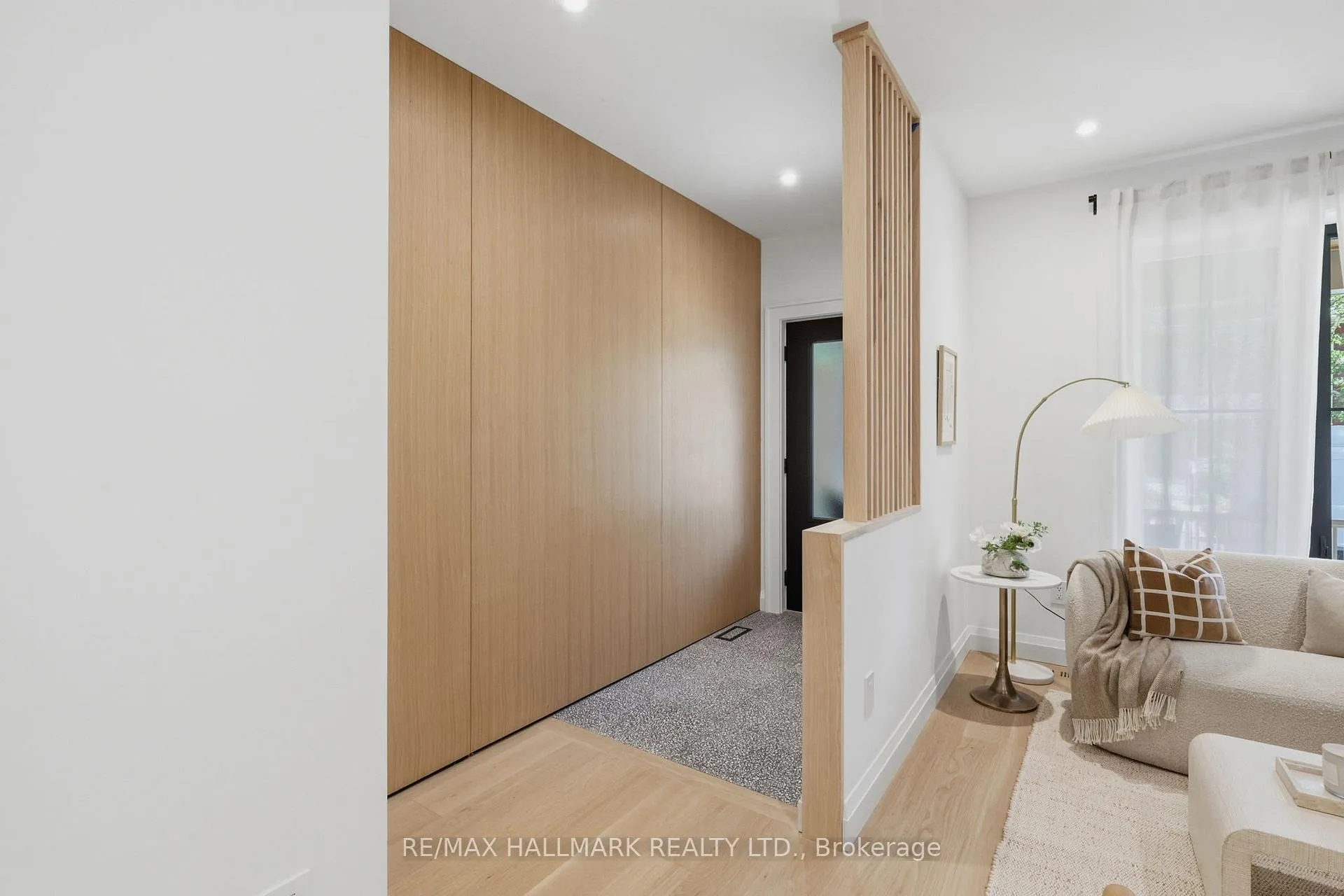 Photo 3 of 32 Howland Road, Toronto, North Riverdale — HOMEH
