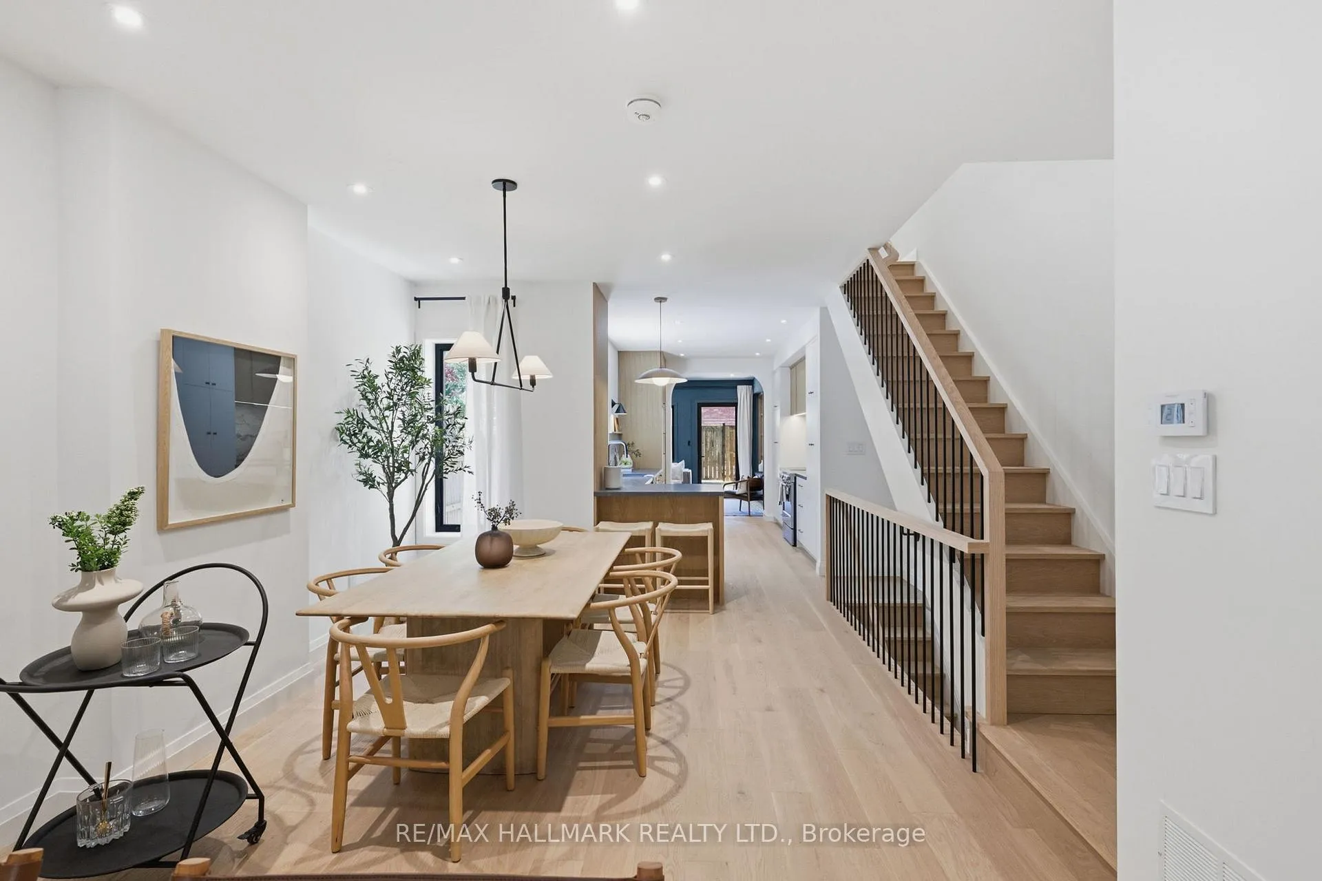 Photo 8 of 32 Howland Road, Toronto, North Riverdale — HOMEH