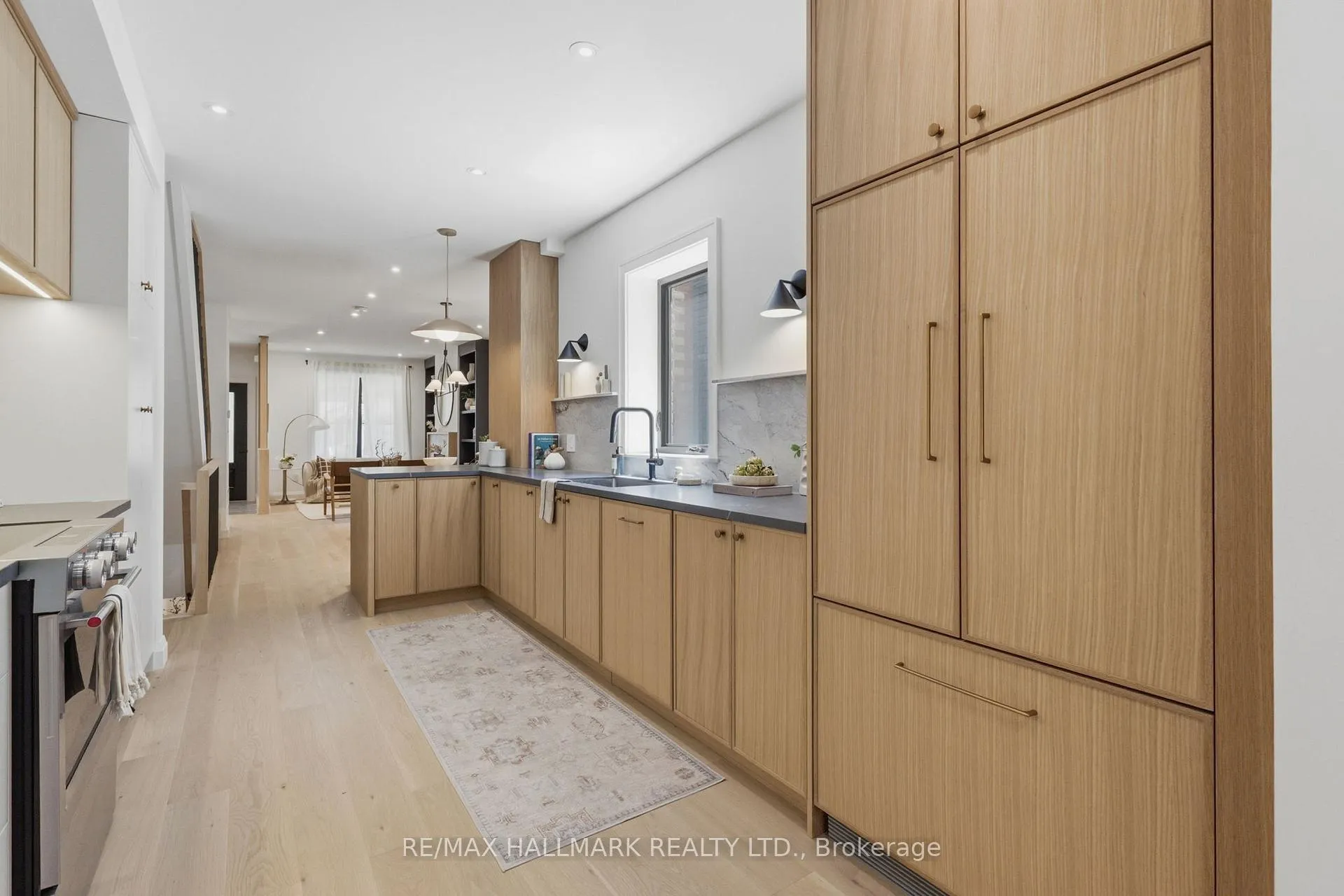 Photo 16 of 32 Howland Road, Toronto, North Riverdale — HOMEH