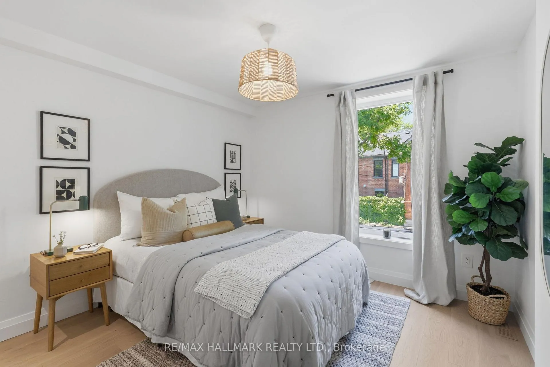 Photo 26 of 32 Howland Road, Toronto, North Riverdale — HOMEH