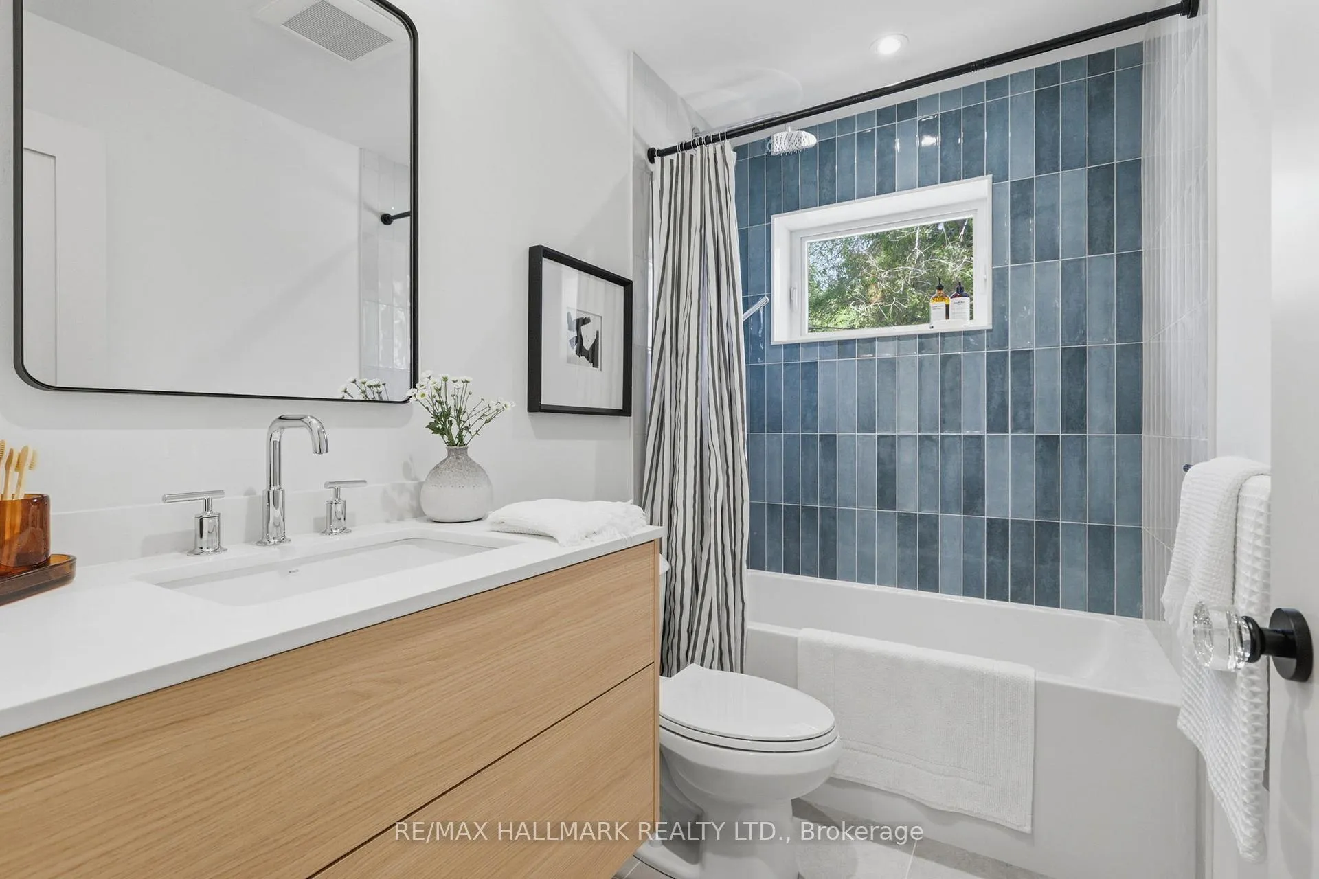 Photo 28 of 32 Howland Road, Toronto, North Riverdale — HOMEH