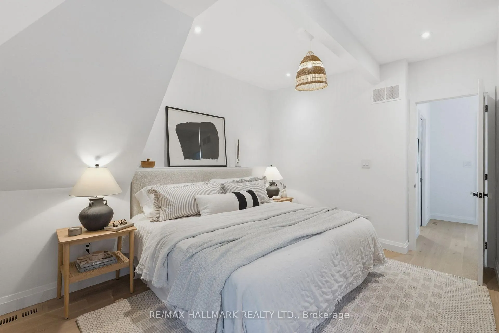Photo 31 of 32 Howland Road, Toronto, North Riverdale — HOMEH