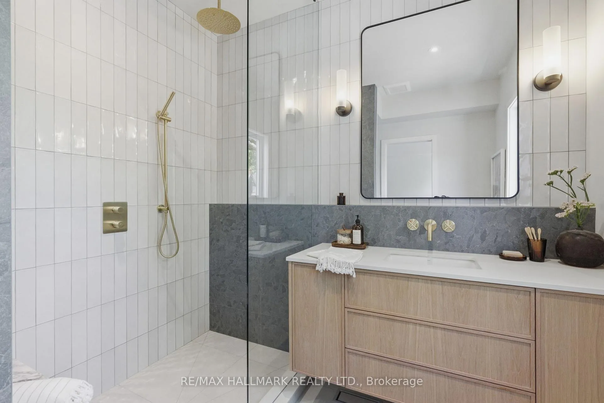 Photo 35 of 32 Howland Road, Toronto, North Riverdale — HOMEH