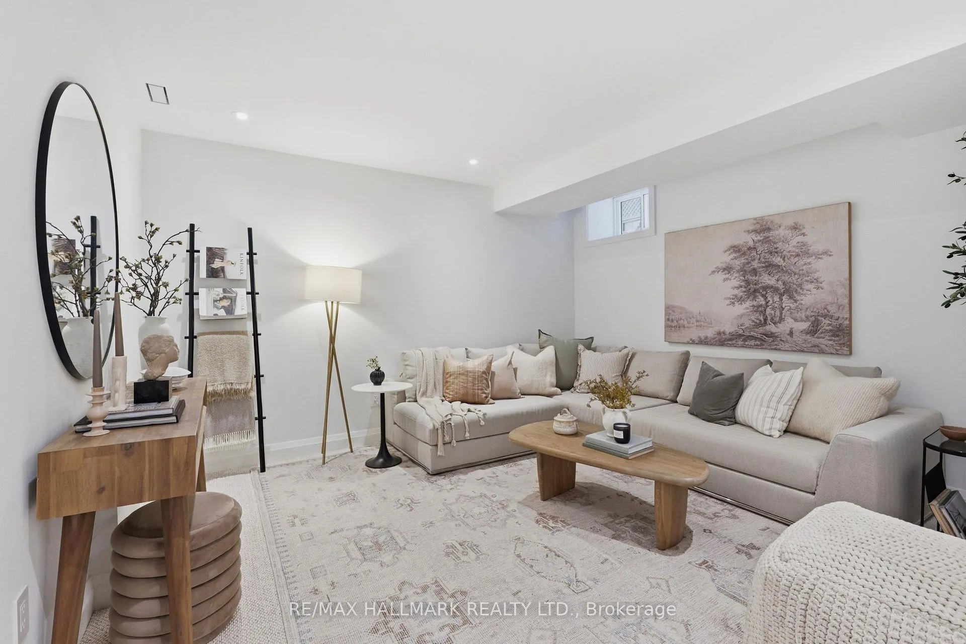 Photo 37 of 32 Howland Road, Toronto, North Riverdale — HOMEH