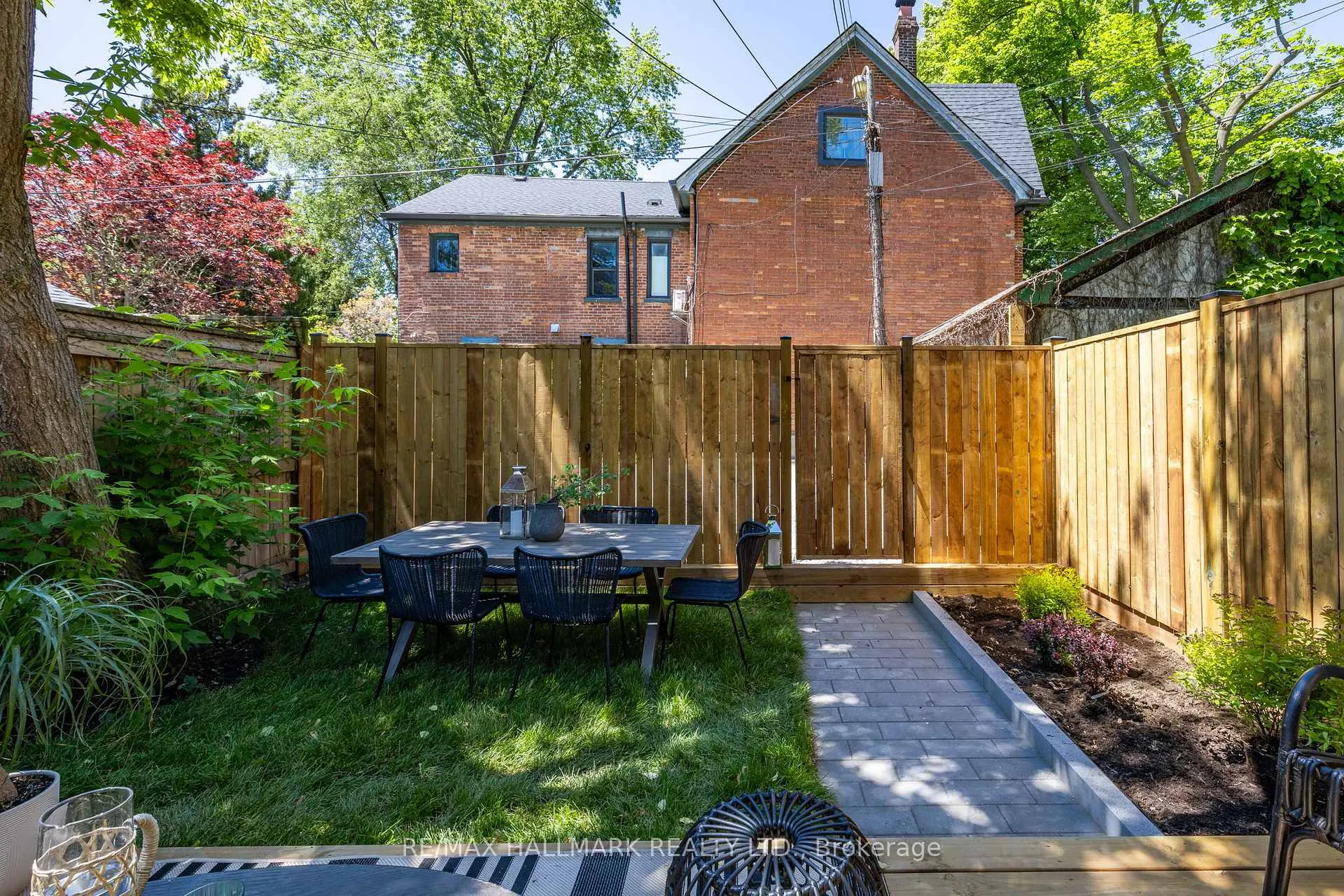 Photo 43 of 32 Howland Road, Toronto, North Riverdale — HOMEH