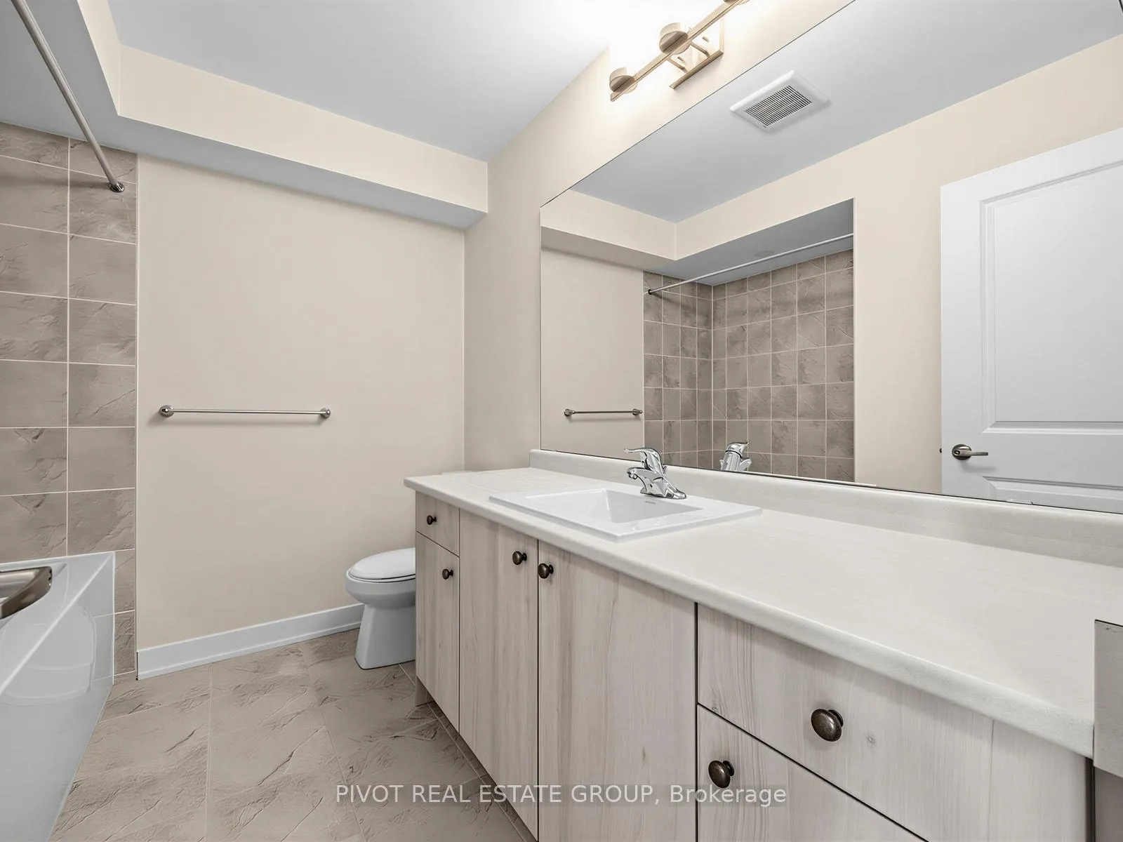 Photo 18 of 25 Lively Way, Whitby, Rolling Acres — HOMEH