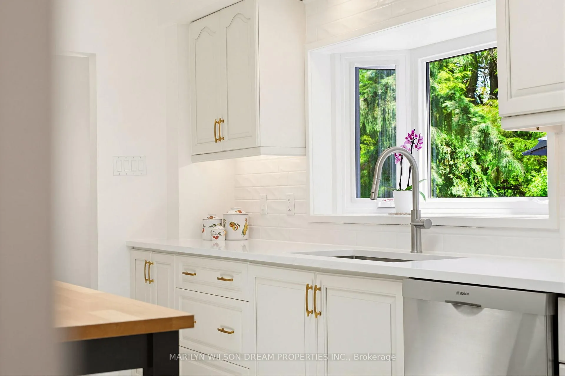 Photo 11 of 2030 Featherston Drive, Ottawa, Guildwood Estates - Urbandale Acres — HOMEH