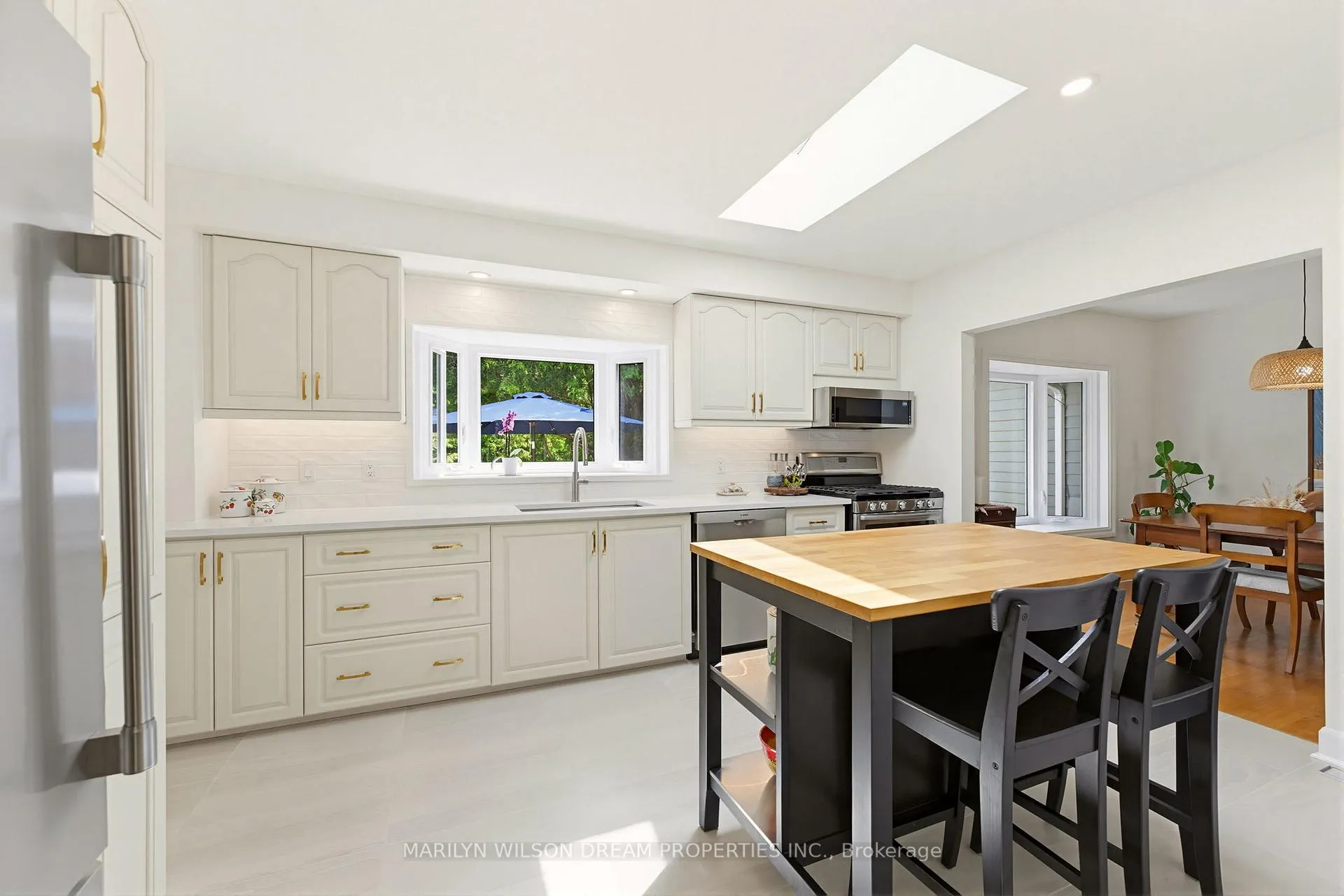 Photo 13 of 2030 Featherston Drive, Ottawa, Guildwood Estates - Urbandale Acres — HOMEH
