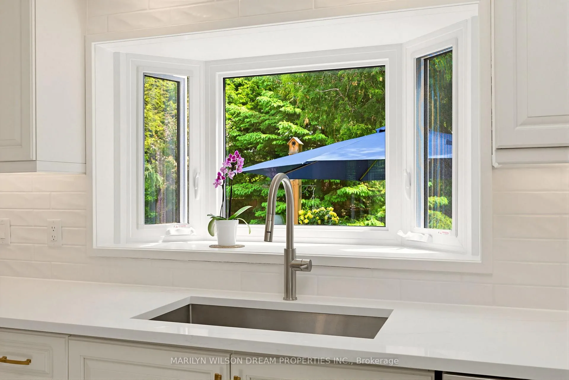 Photo 15 of 2030 Featherston Drive, Ottawa, Guildwood Estates - Urbandale Acres — HOMEH