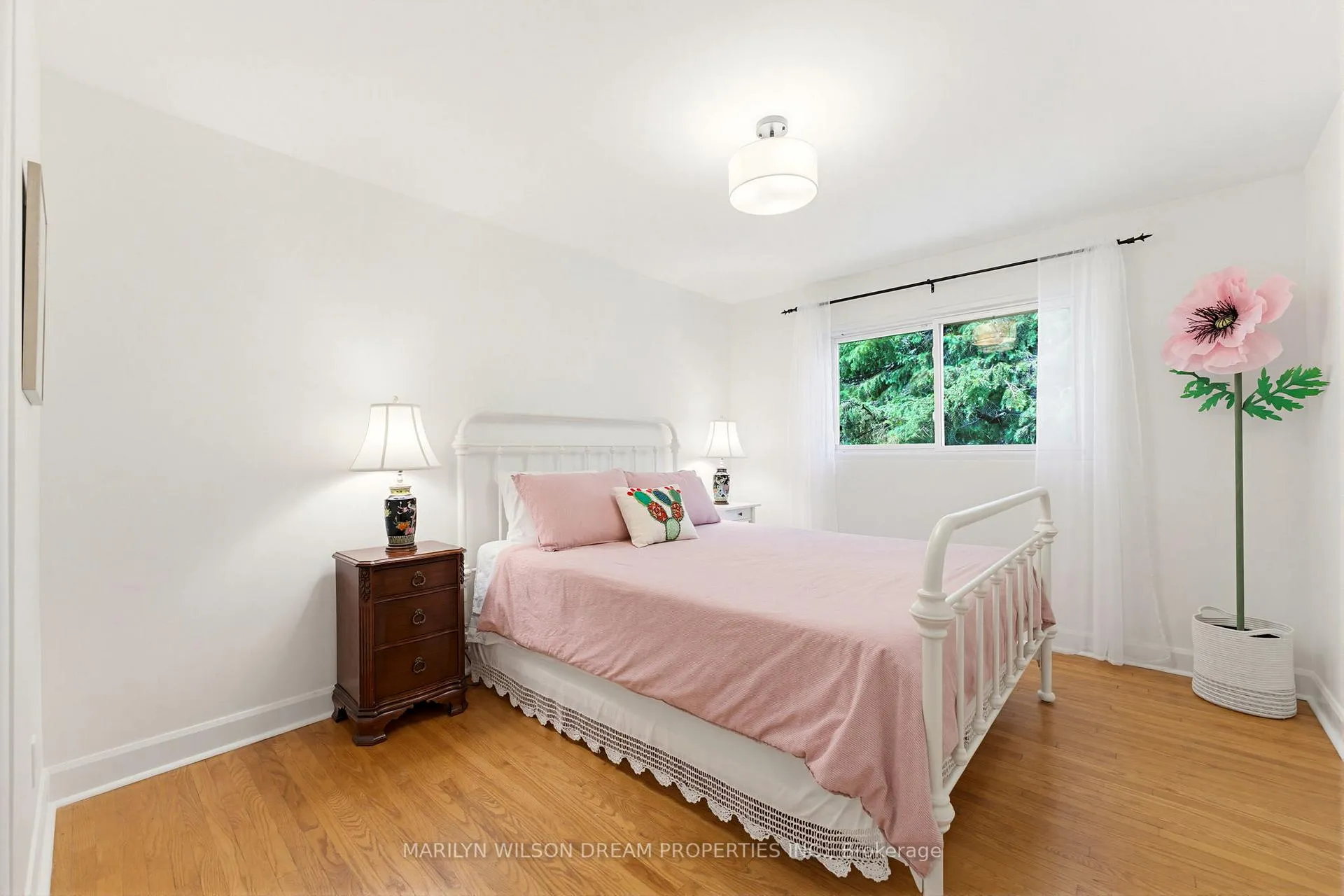 Photo 16 of 2030 Featherston Drive, Ottawa, Guildwood Estates - Urbandale Acres — HOMEH