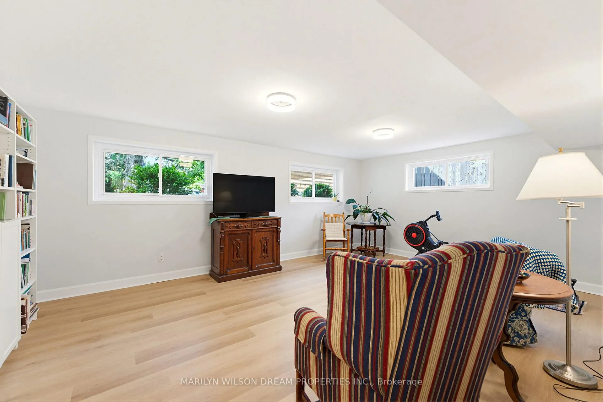 Photo 20 of 2030 Featherston Drive, Ottawa, Guildwood Estates - Urbandale Acres — HOMEH