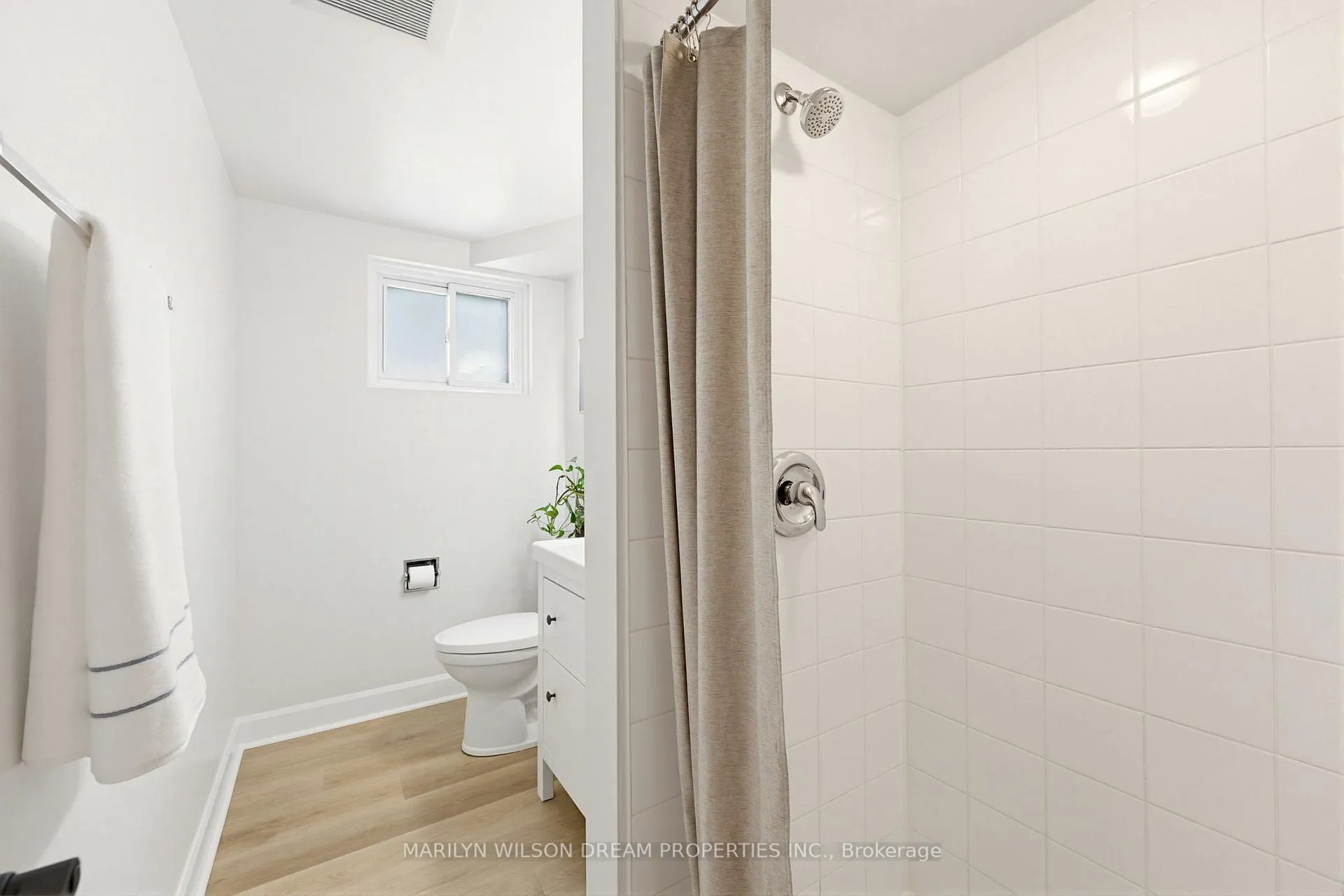 Photo 23 of 2030 Featherston Drive, Ottawa, Guildwood Estates - Urbandale Acres — HOMEH