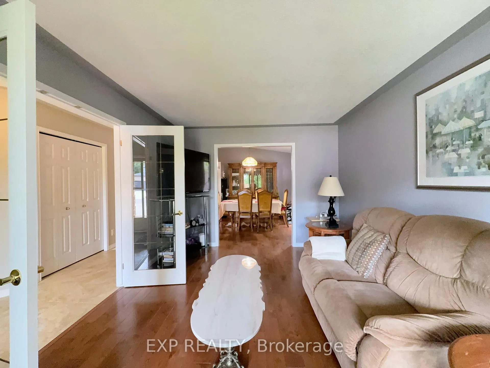 Photo 7 of 1050 Willow Drive, London, South Y — HOMEH