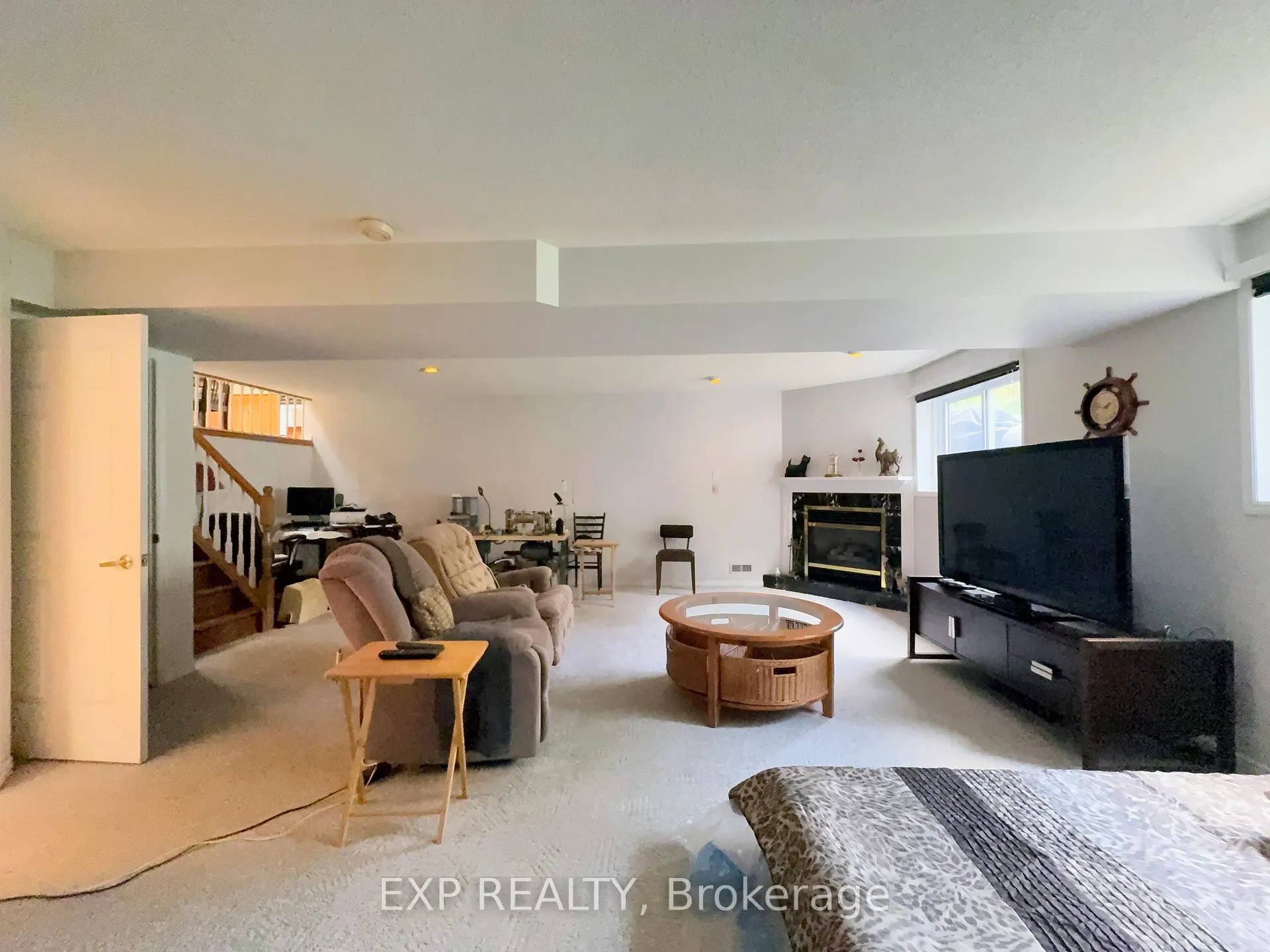 Photo 20 of 1050 Willow Drive, London, South Y — HOMEH