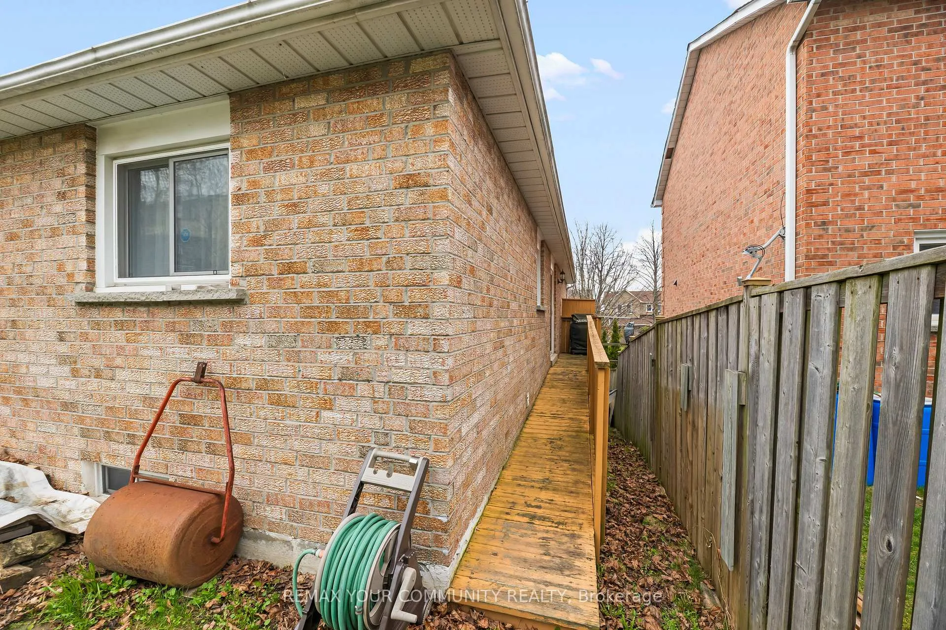 Photo 57 of 21 Wright Crescent, Ajax, Central — HOMEH