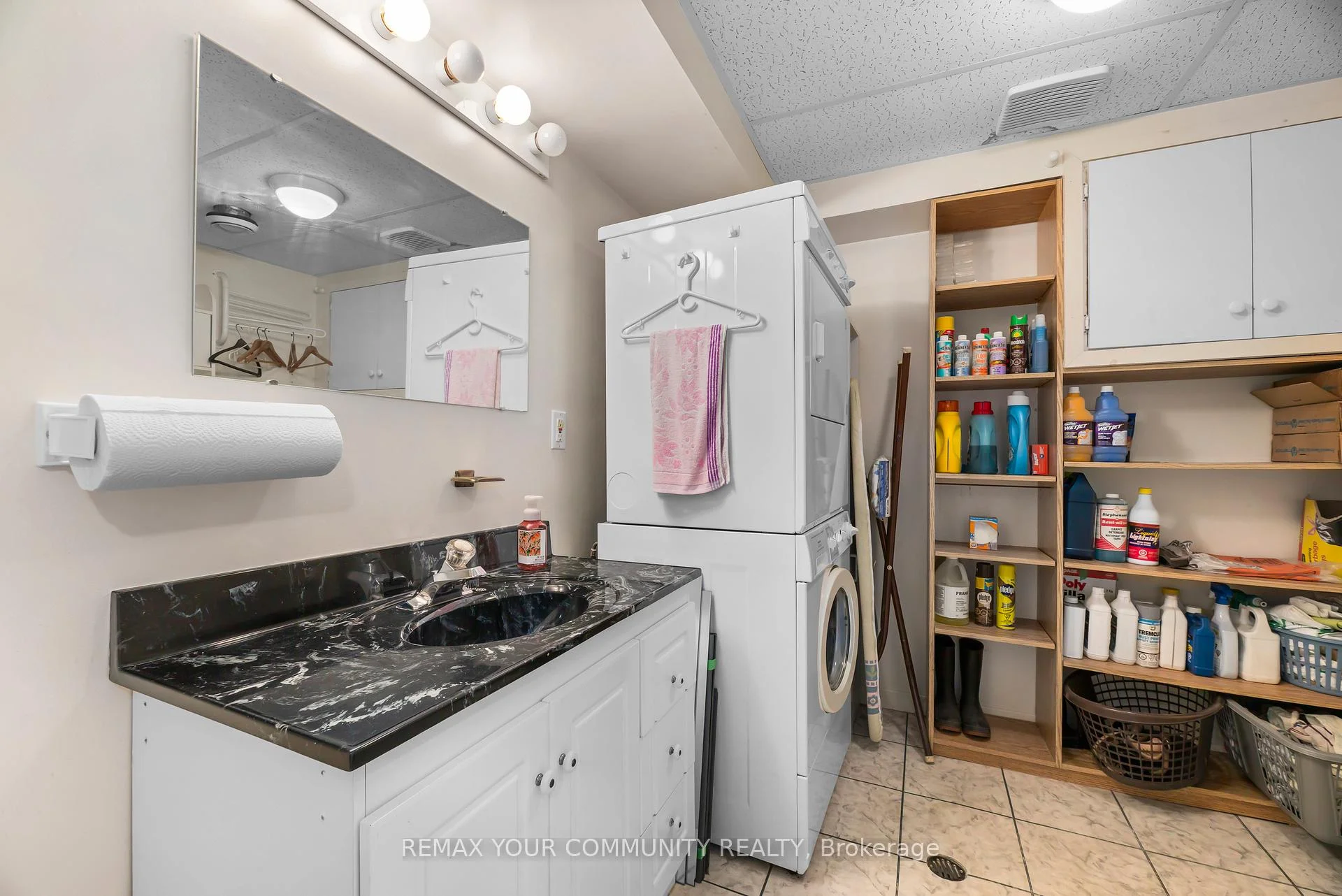 Photo 11 of 21 Wright Crescent, Ajax, Central — HOMEH