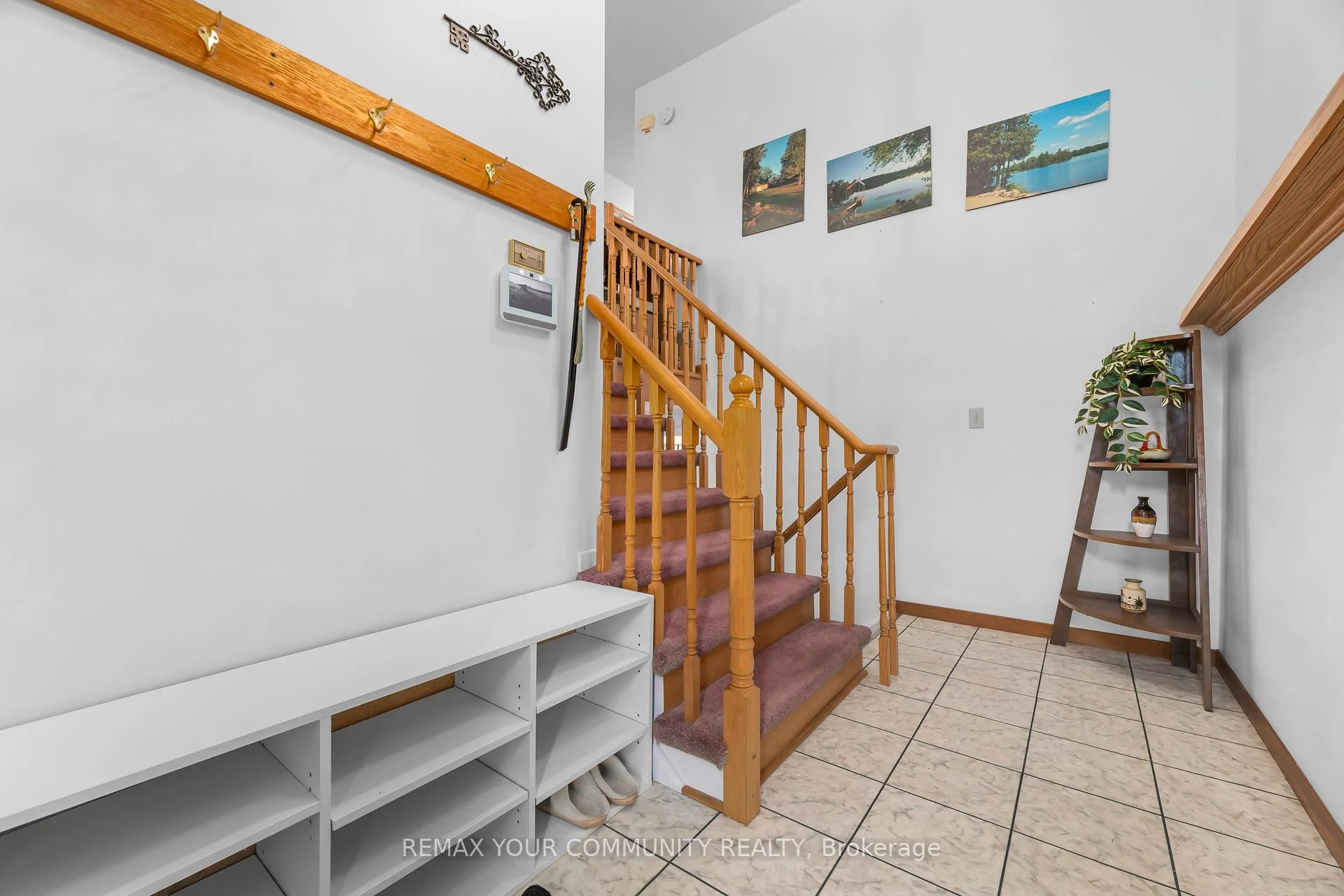 Photo 16 of 21 Wright Crescent, Ajax, Central — HOMEH