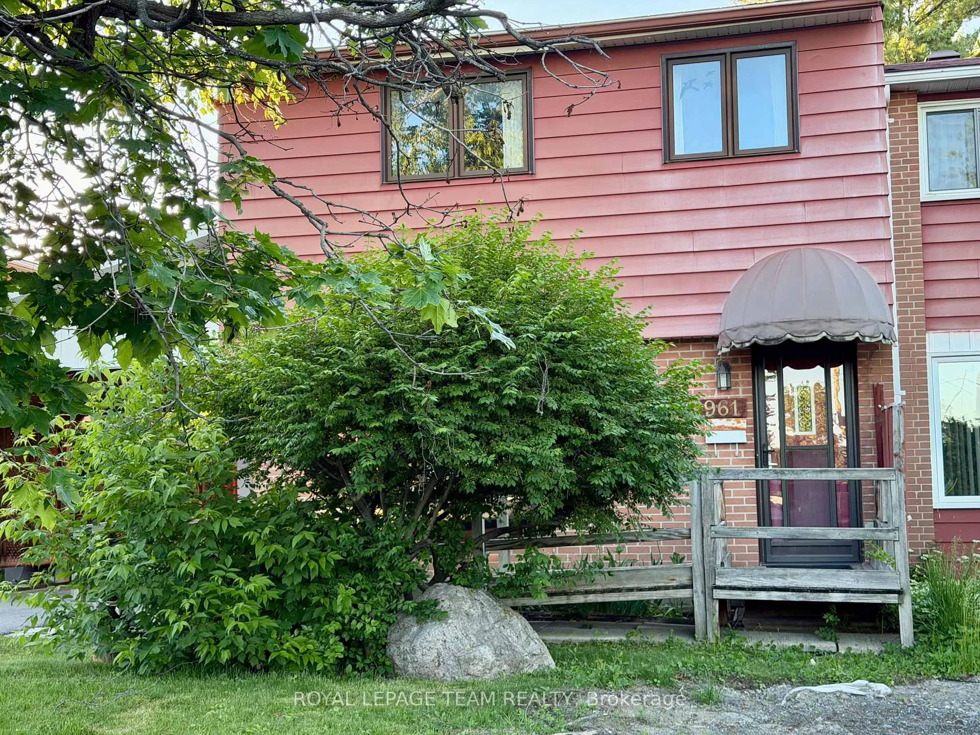 Photo 2 of 961 Greenbriar Avenue, Ottawa, Carleton Heights — HOMEH