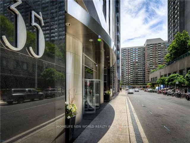 Front of Unit 2502, 35 Balmuto Street