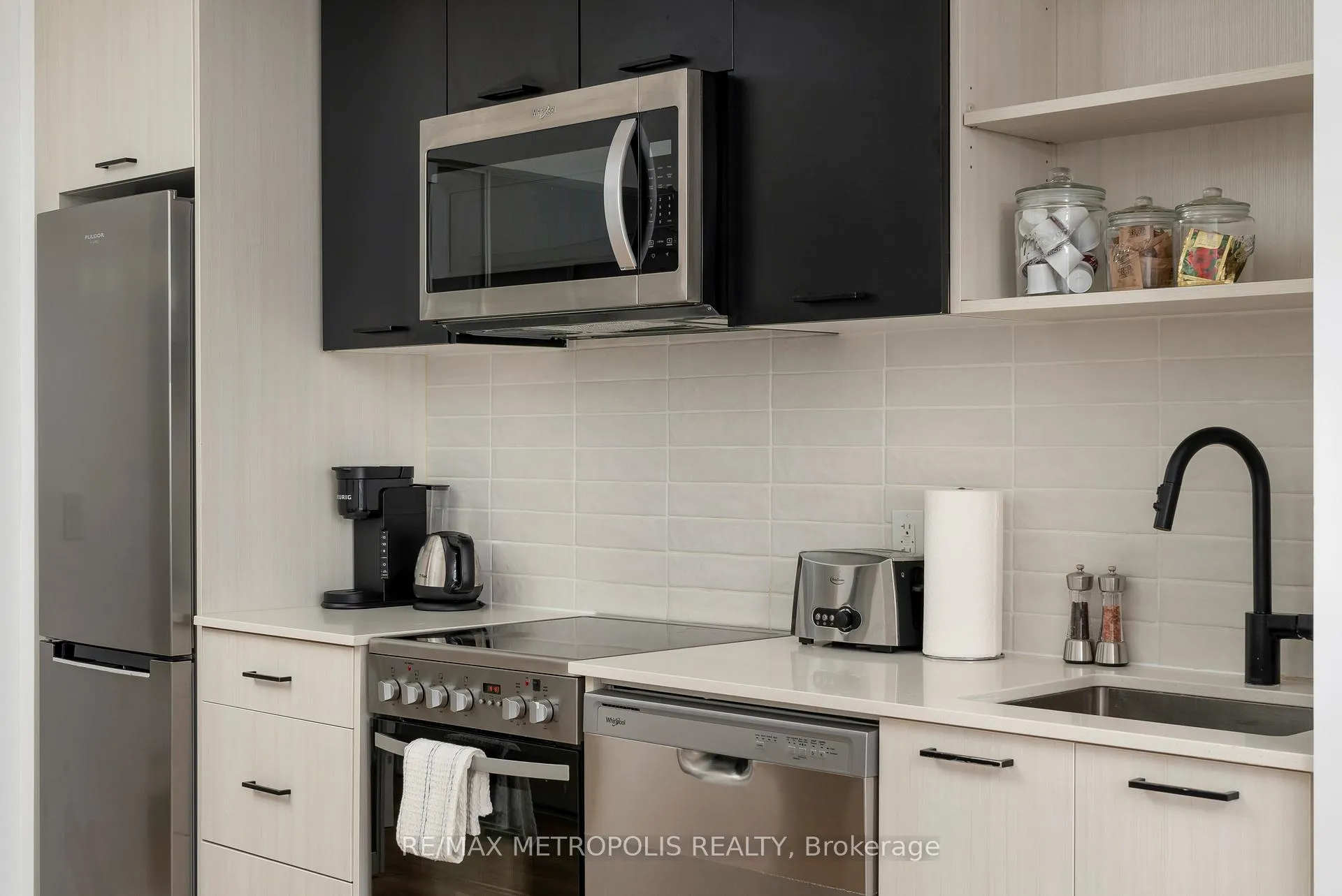 Photo 6 of Unit 407, 2300 St Clair Avenue W, Toronto, Junction Area — HOMEH