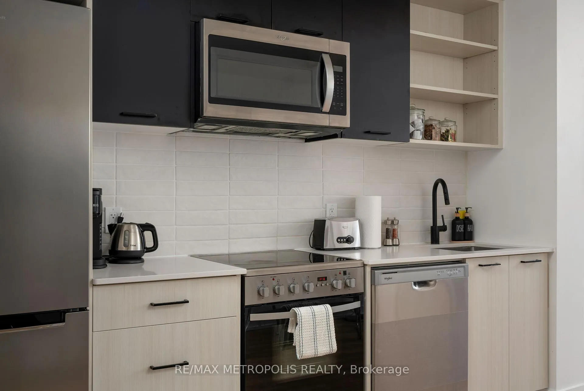 Photo 7 of Unit 407, 2300 St Clair Avenue W, Toronto, Junction Area — HOMEH