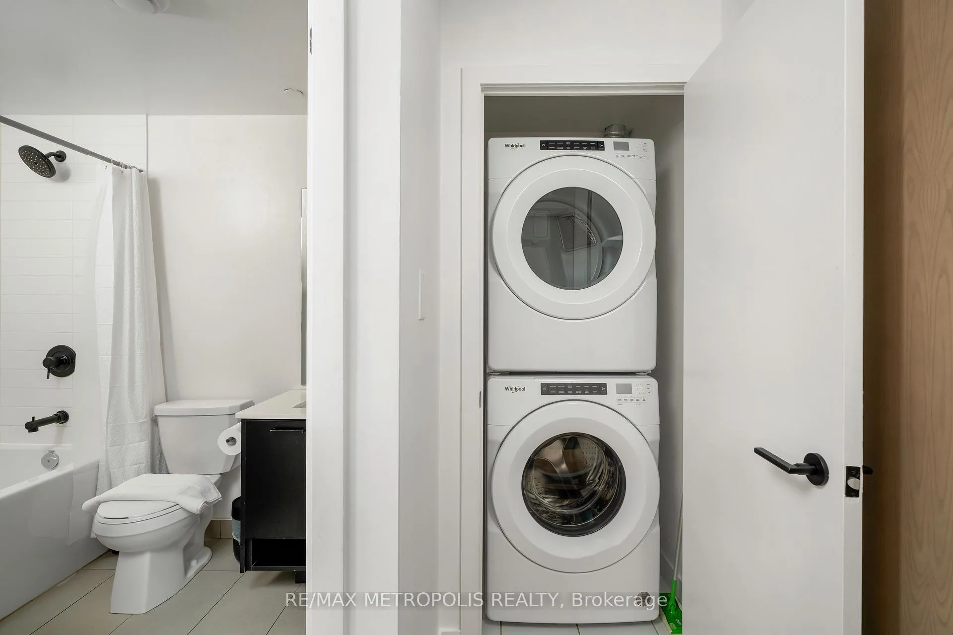 Photo 15 of Unit 407, 2300 St Clair Avenue W, Toronto, Junction Area — HOMEH