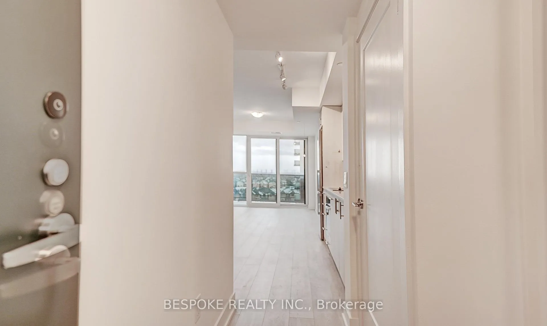 Photo 5 of Unit 714, 2545 Simcoe Street N, Oshawa, Windfields — HOMEH