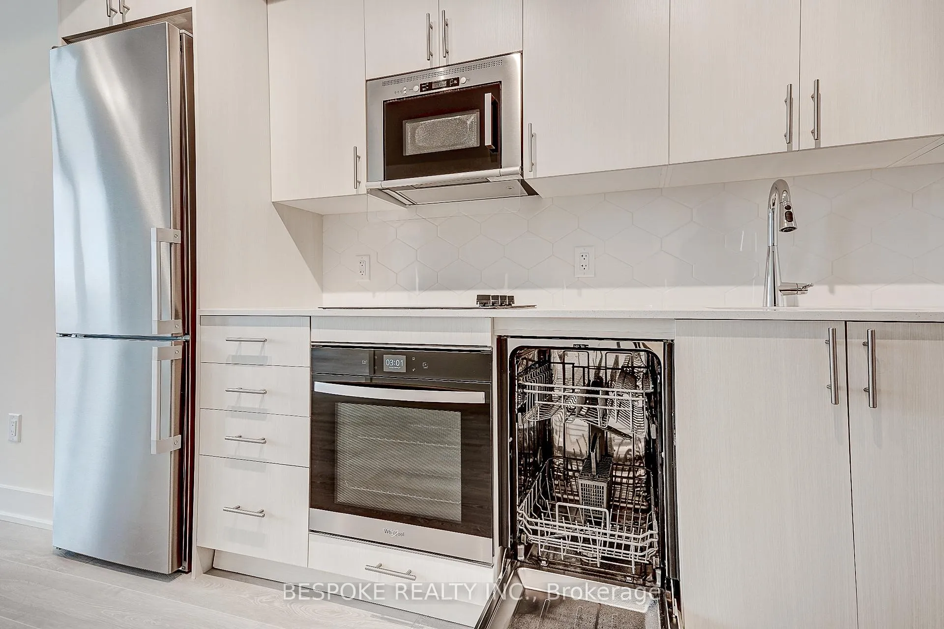 Photo 11 of Unit 714, 2545 Simcoe Street N, Oshawa, Windfields — HOMEH