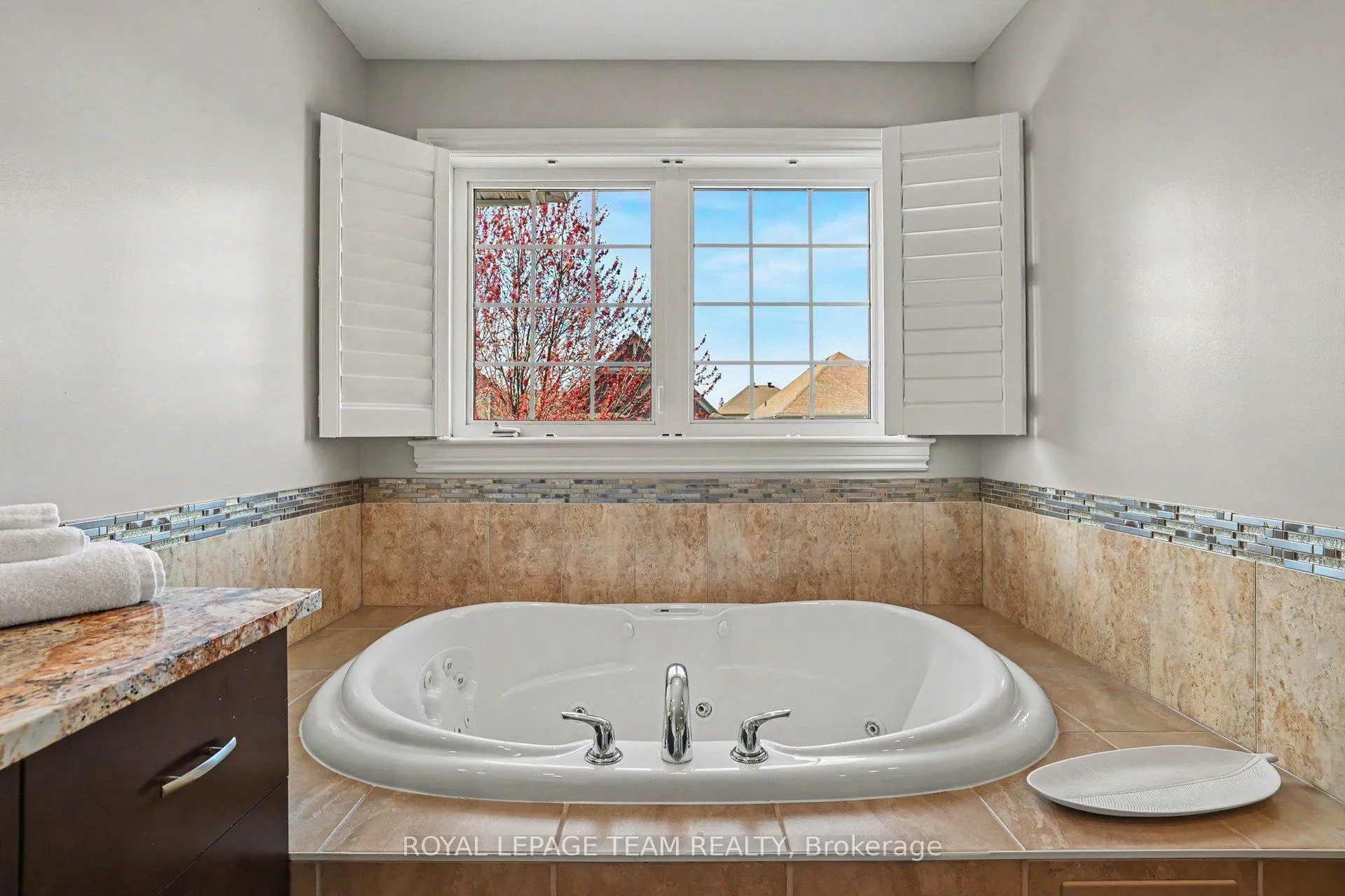 Photo 22 of 594 Overland Drive, Ottawa, Stittsville (North) — HOMEH