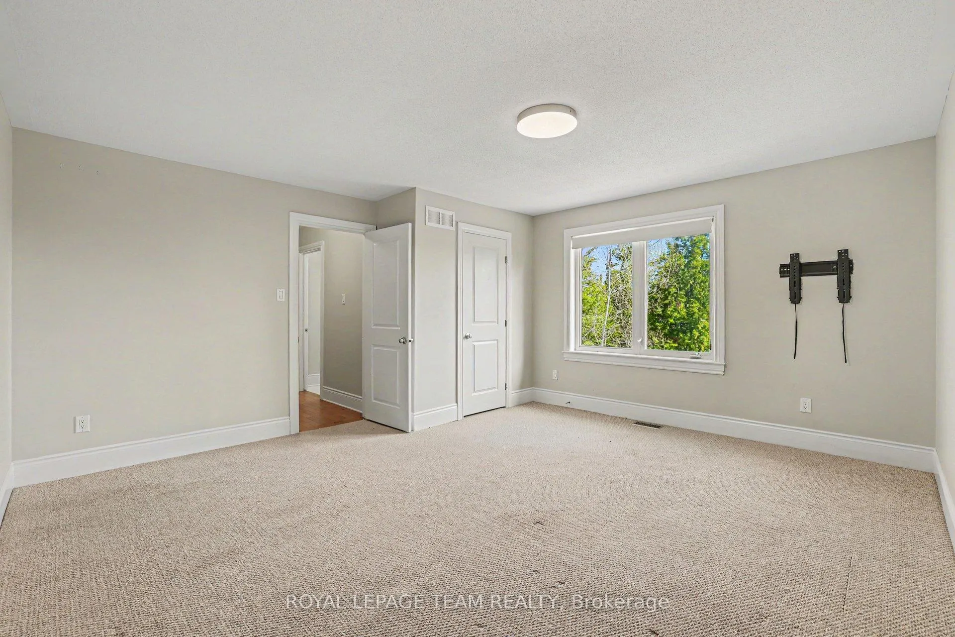 Photo 30 of 594 Overland Drive, Ottawa, Stittsville (North) — HOMEH