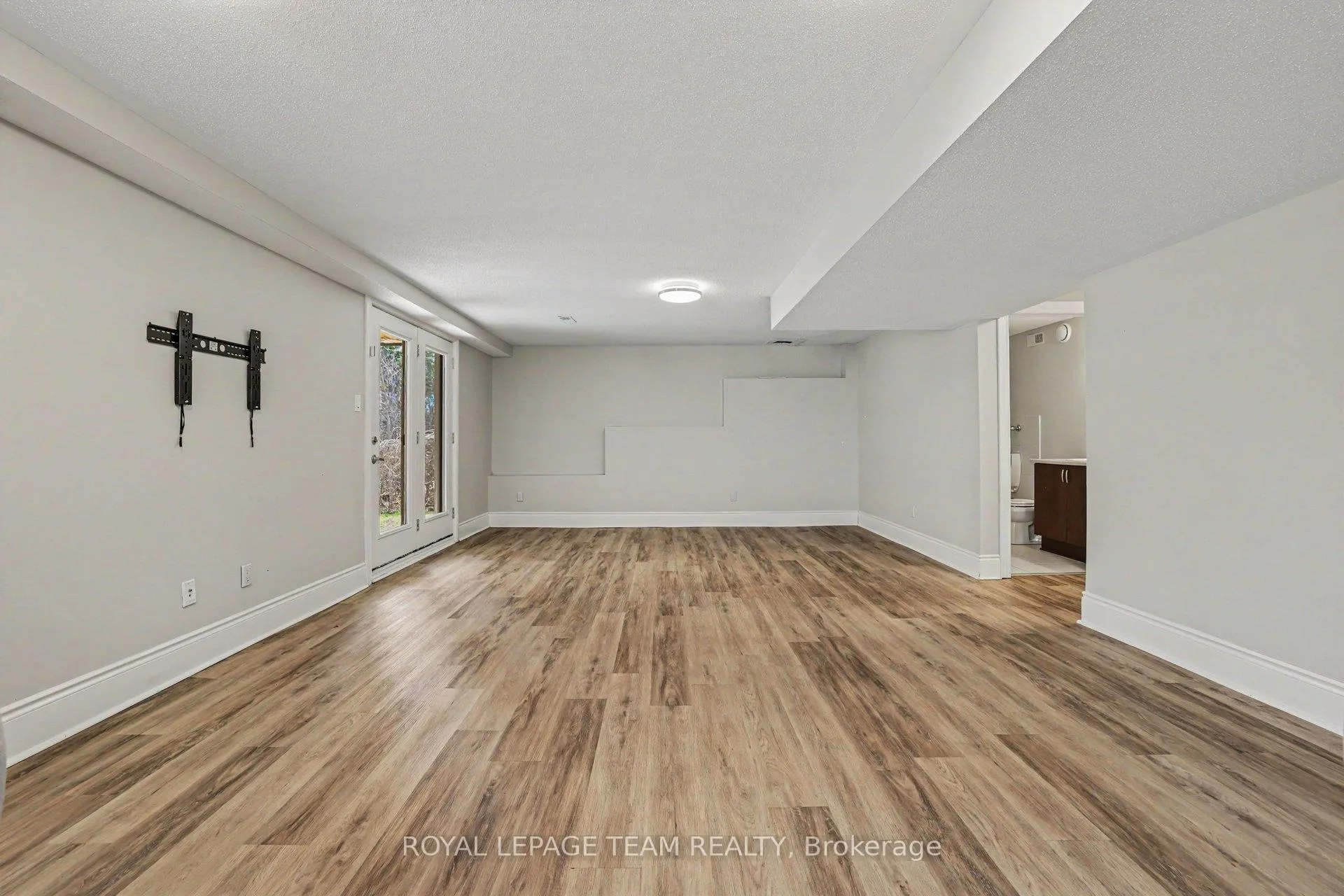 Photo 37 of 594 Overland Drive, Ottawa, Stittsville (North) — HOMEH