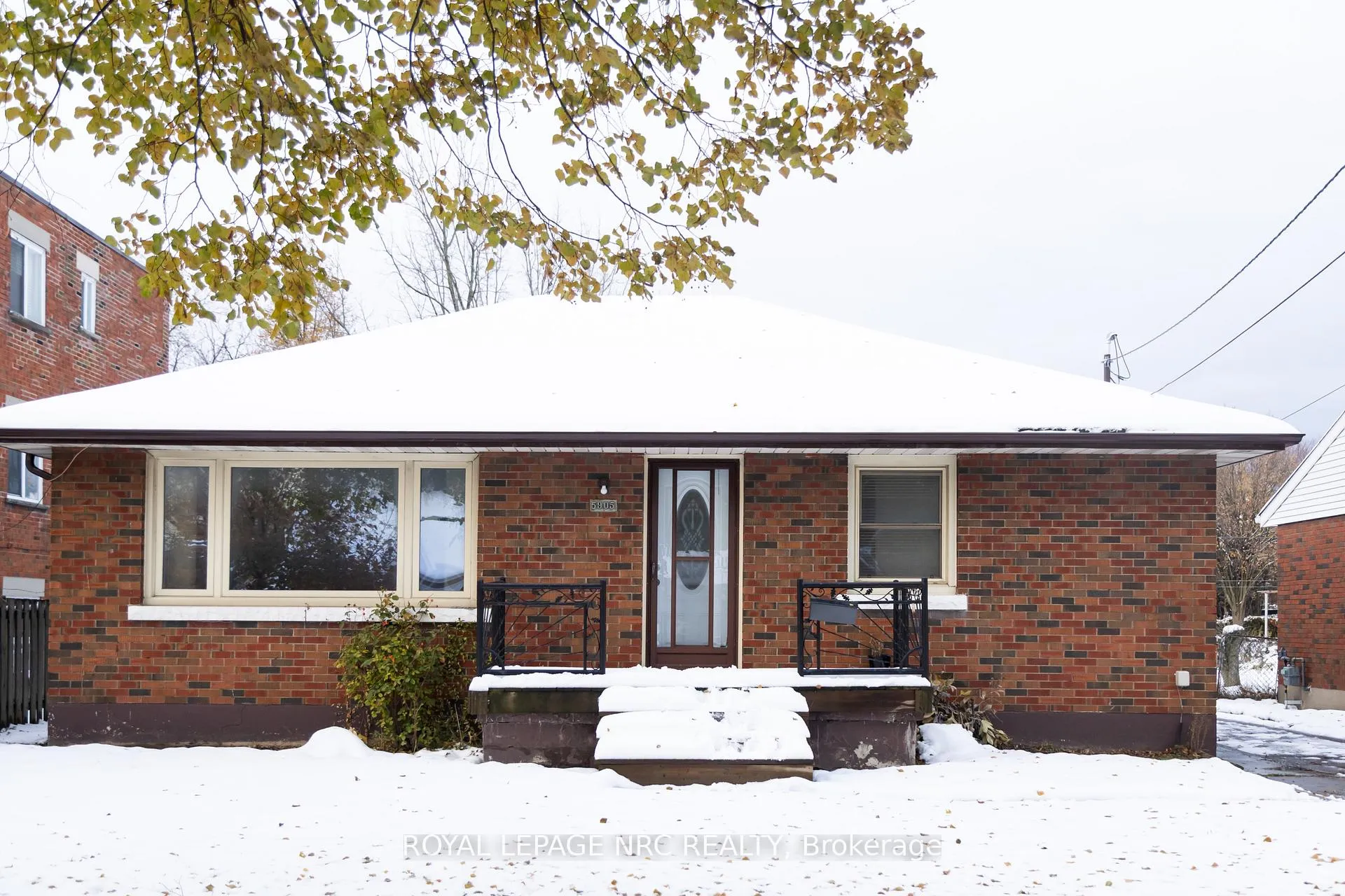 Photo 1 of 5905 Valley Way, Niagara Falls, Stamford — HOMEH