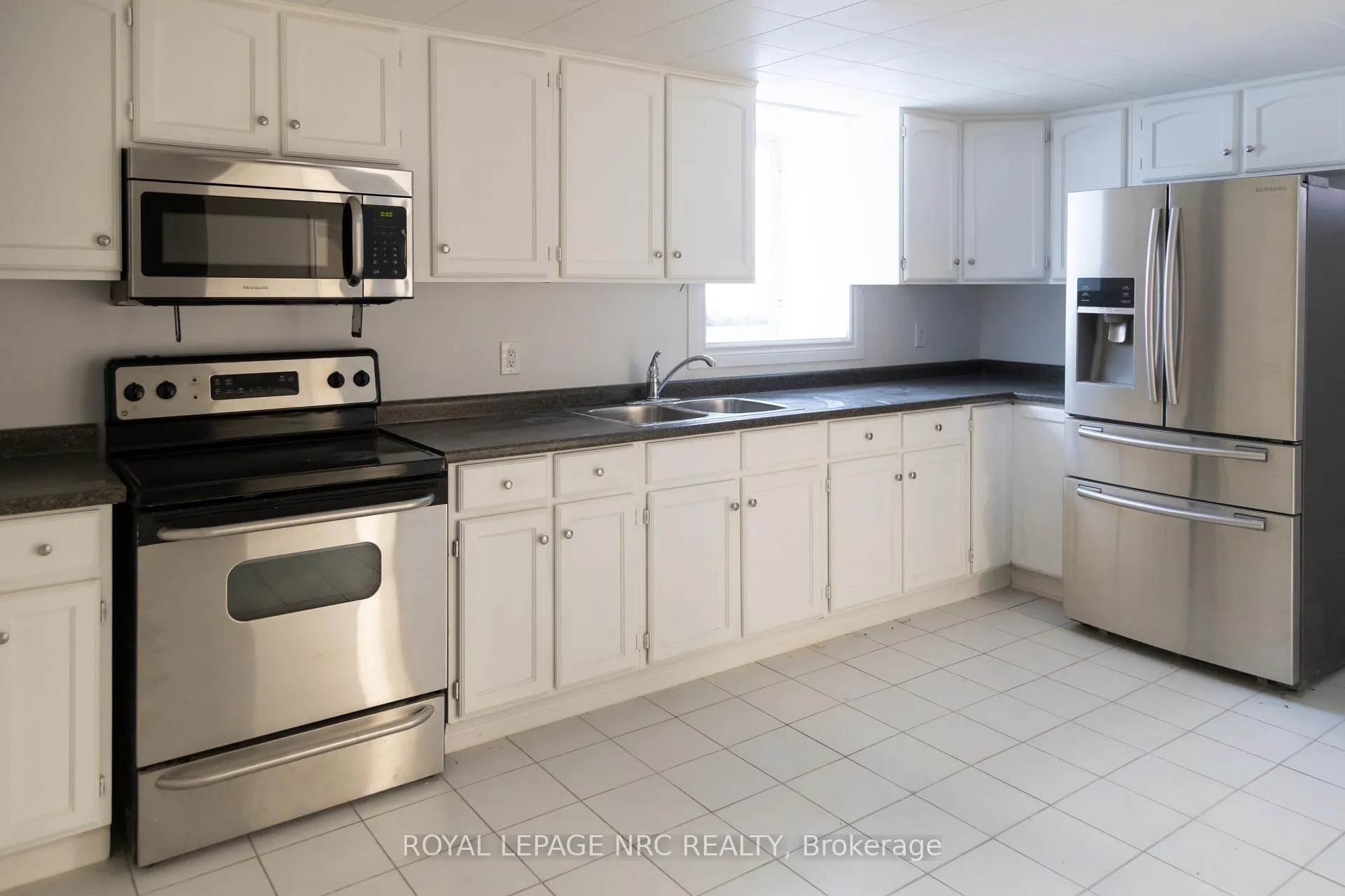 Photo 16 of 5905 Valley Way, Niagara Falls, Stamford — HOMEH