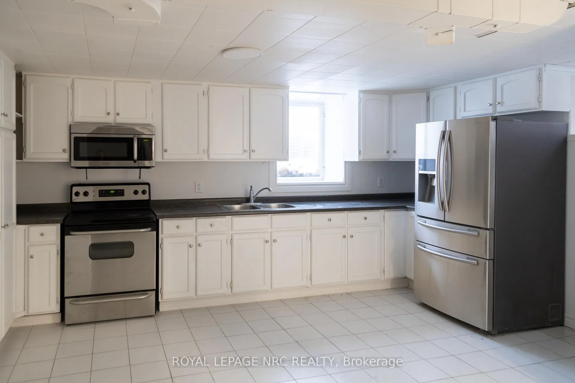Photo 19 of 5905 Valley Way, Niagara Falls, Stamford — HOMEH