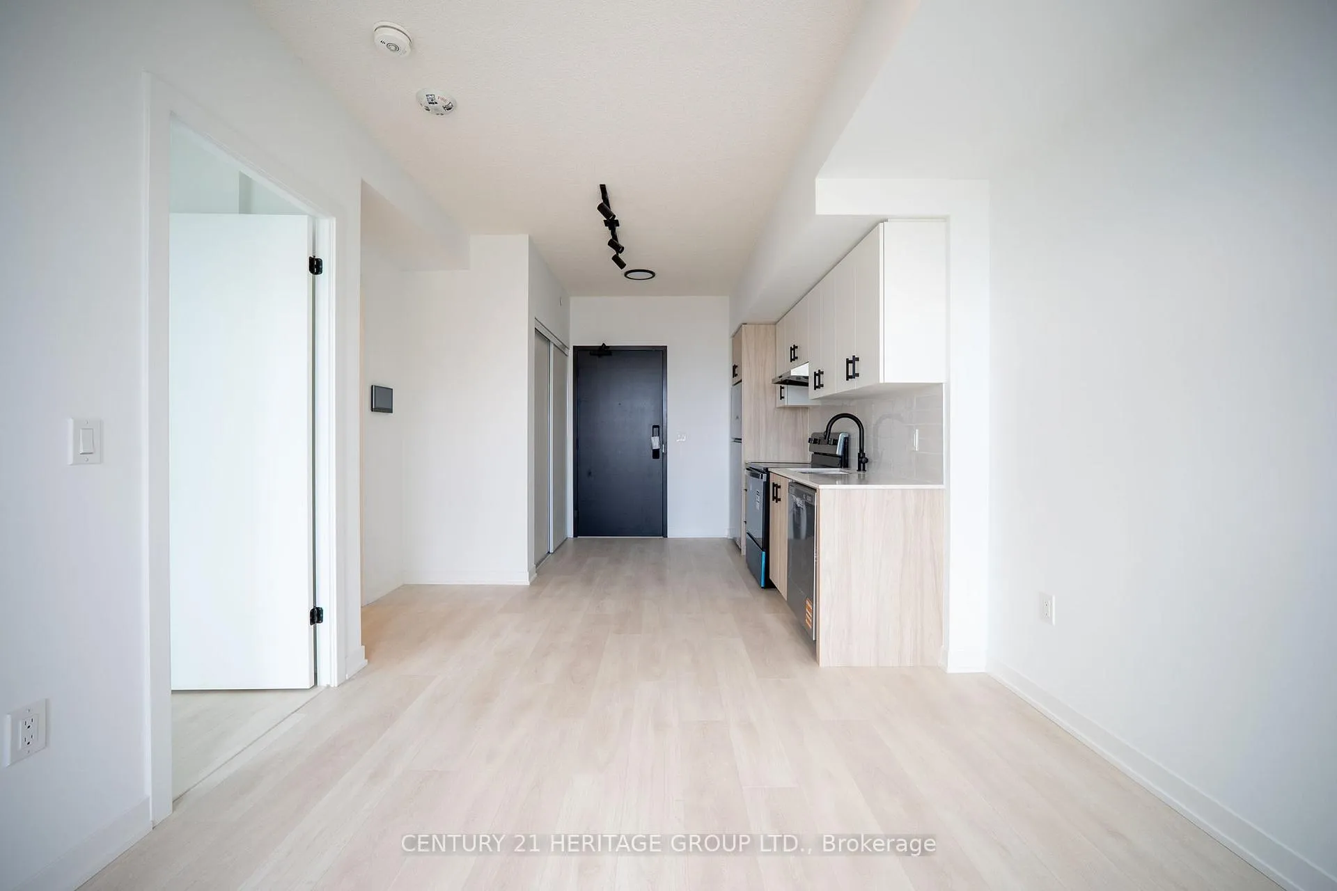 Photo 5 of Unit 431, 4878 Powers Common, Burlington, Alton — HOMEH
