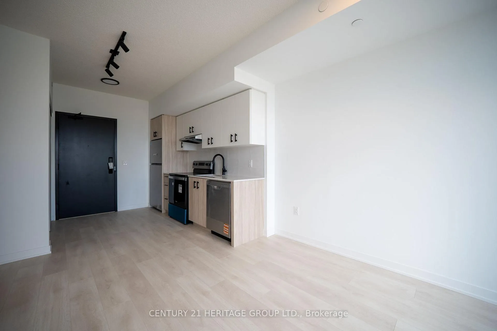 Photo 9 of Unit 431, 4878 Powers Common, Burlington, Alton — HOMEH